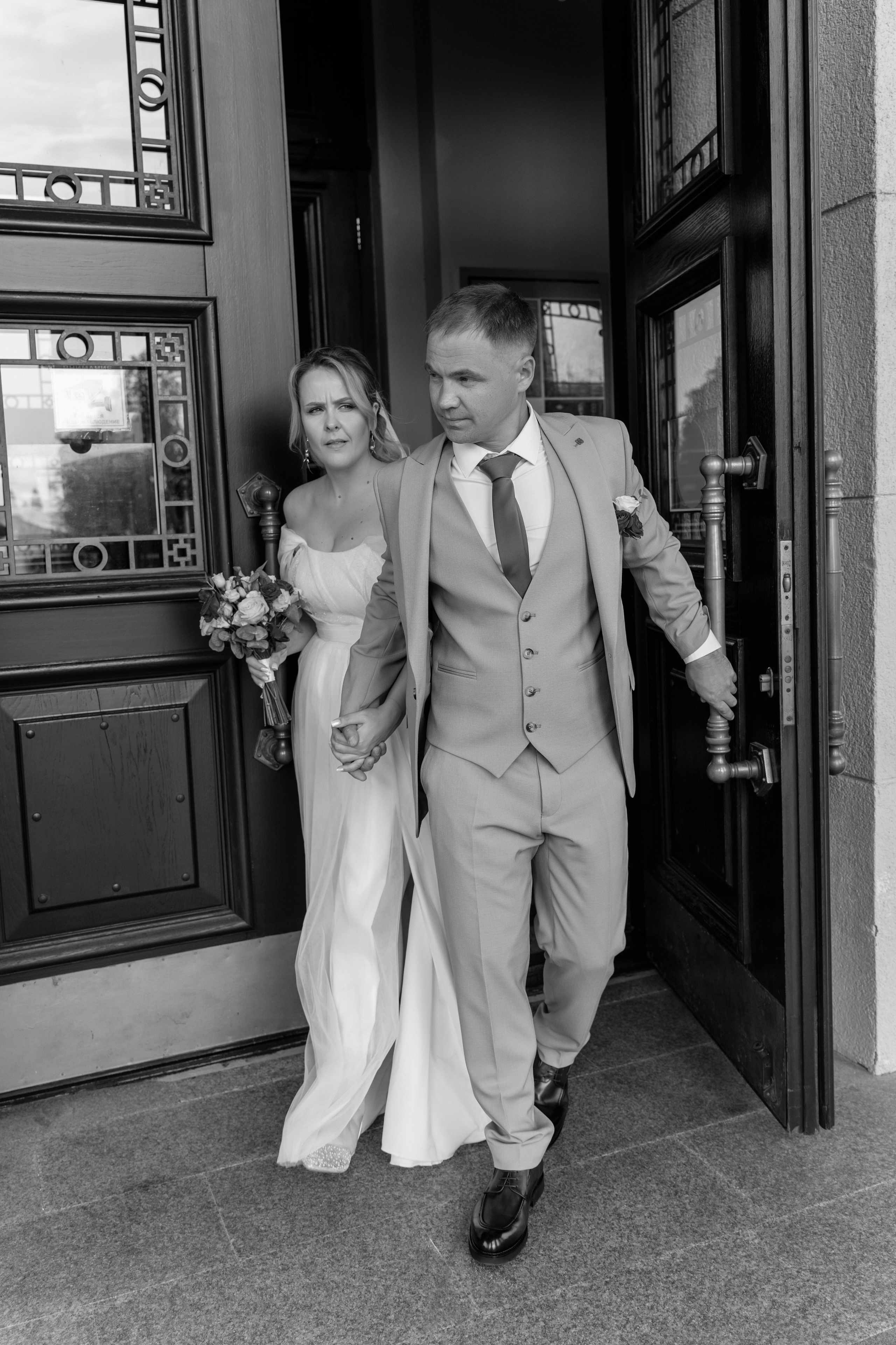 Фотосессия в театре: свадебные моменты. Ваш семейный фотограф в Минске — Вика Трегубова