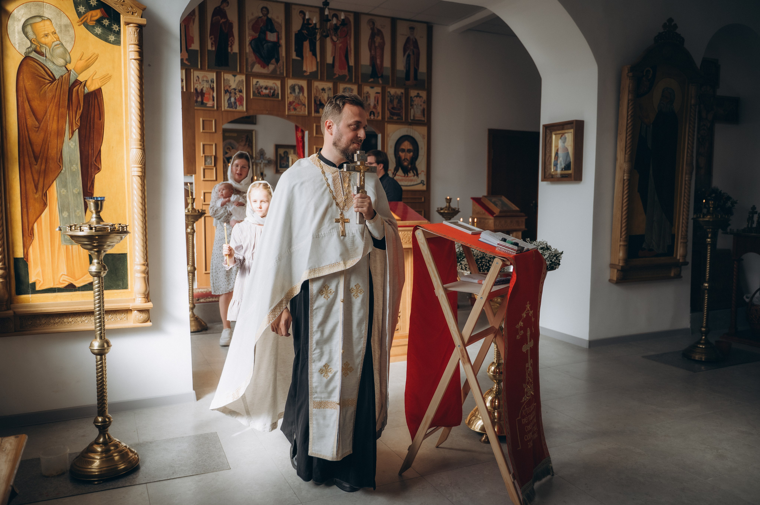 Крещение Ромы (Приход храма святой Равноапостольной княгини Ольги). Семейный фотограф в Минске Дарья Дреко
