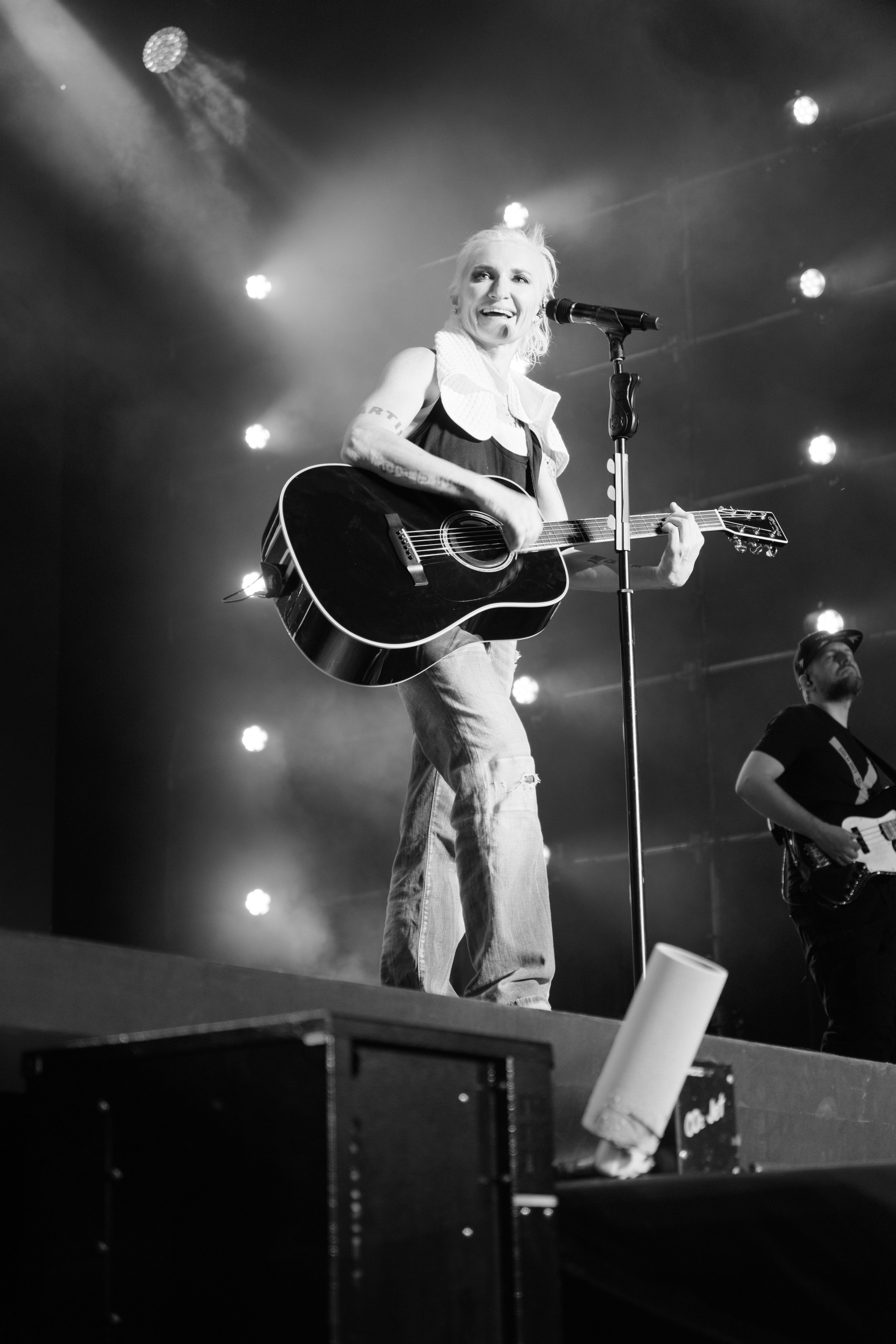 Диана Арбенина (группа «Ночные снайперы») — Москва, МТС Live Лето 2024. RedGeek - блогер и стручњак за образовање и ИТ Кирил Ситнов