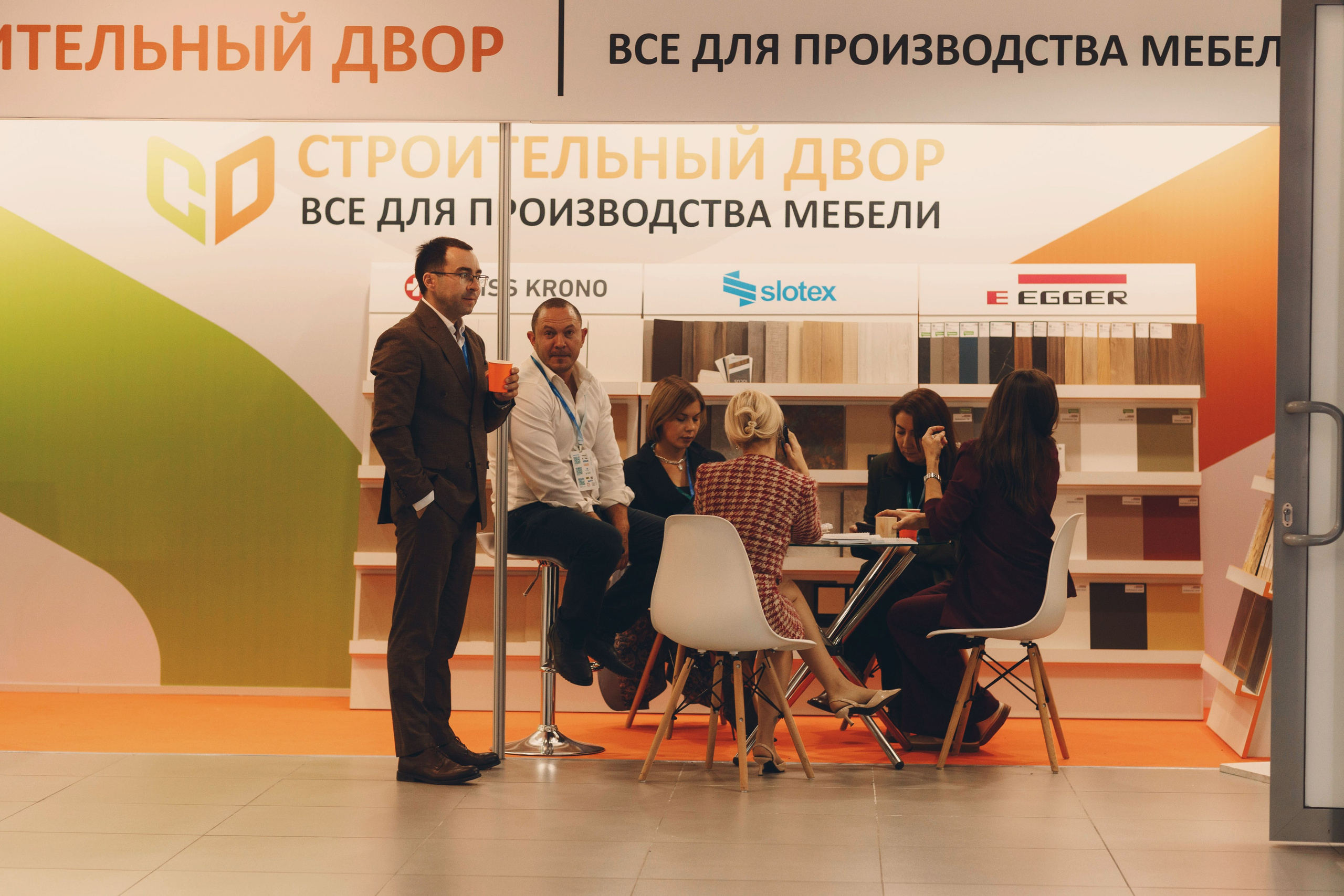 Репортажная съемка форума «Двери Росси-2025» в Чебоксарах. Портретный и репортажный фотограф в Чебоксарах Андриян Чаркин