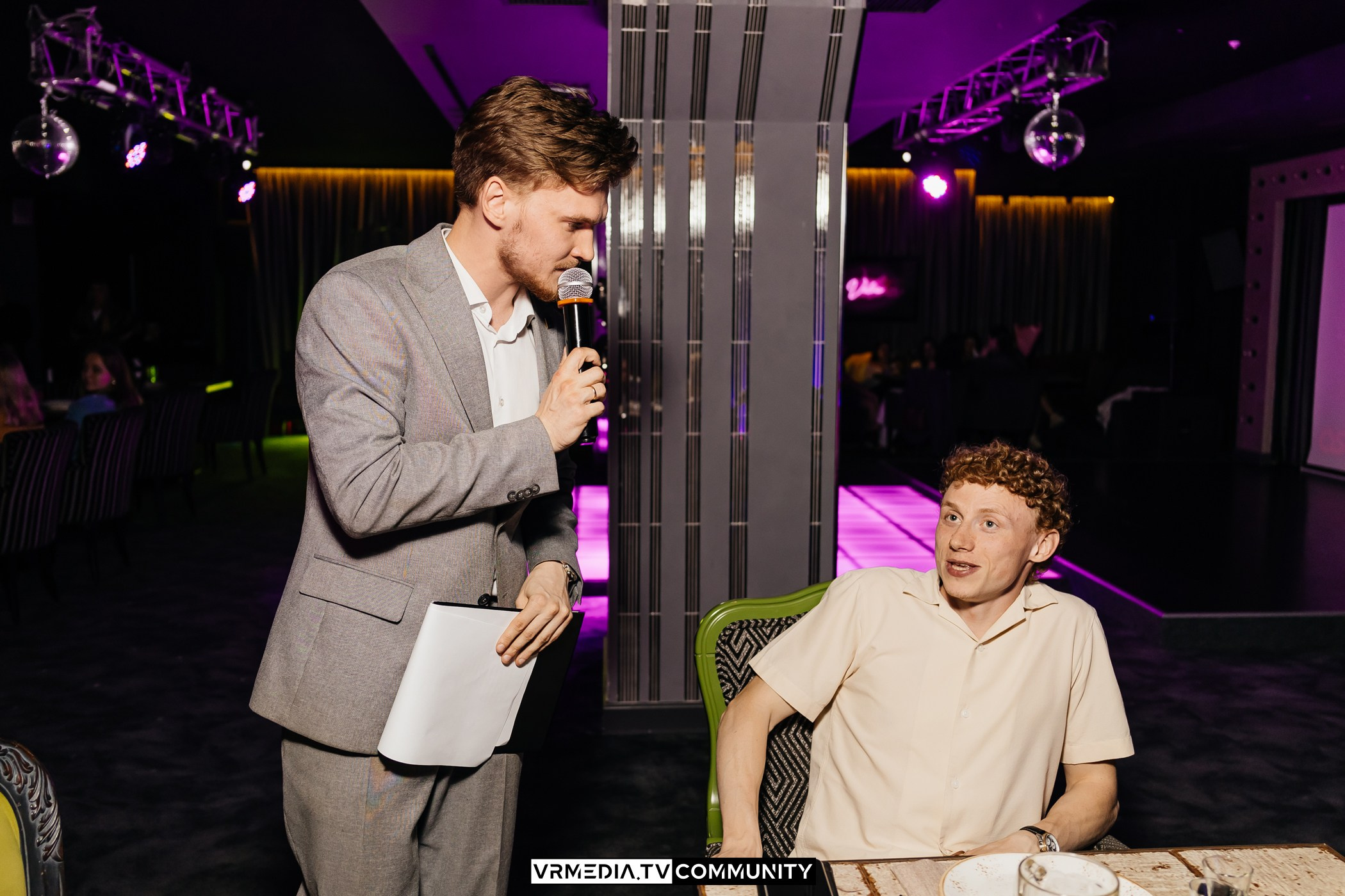 Караоке-бар «Volna»: Сиреневая вечеринка