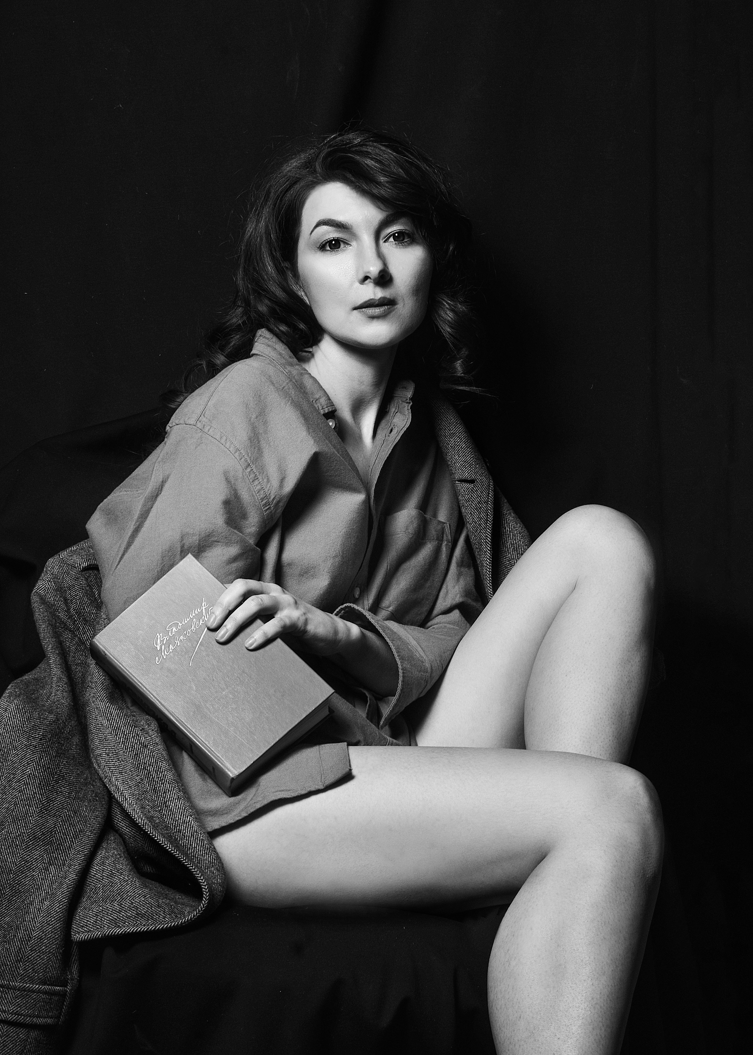 стихи, маяковский, портрет, женский портрет, фотосессия москва, фотограф москва, фотосессия, необычная фотосессия, подарок, душа, сертификат, мурашки, содержание, смысл, текст, подтекст, девушка, сексуальность, книга