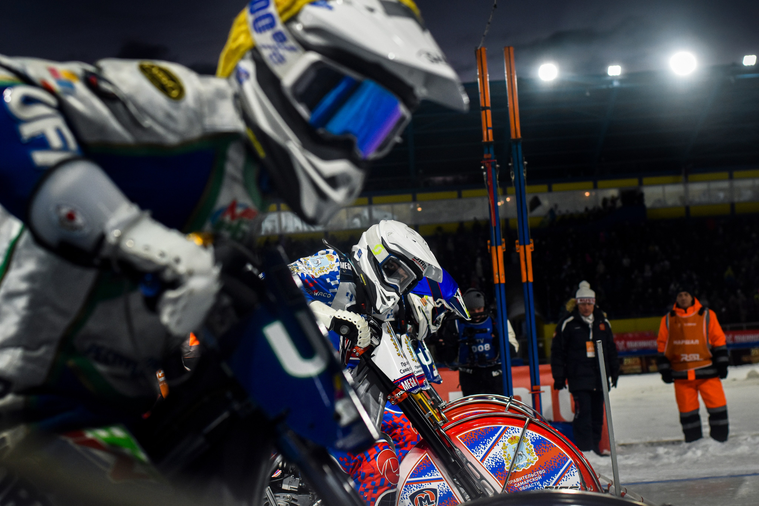 Ледовый спидвей 2025. Голосов Дмитрий — автоспортивный фотограф