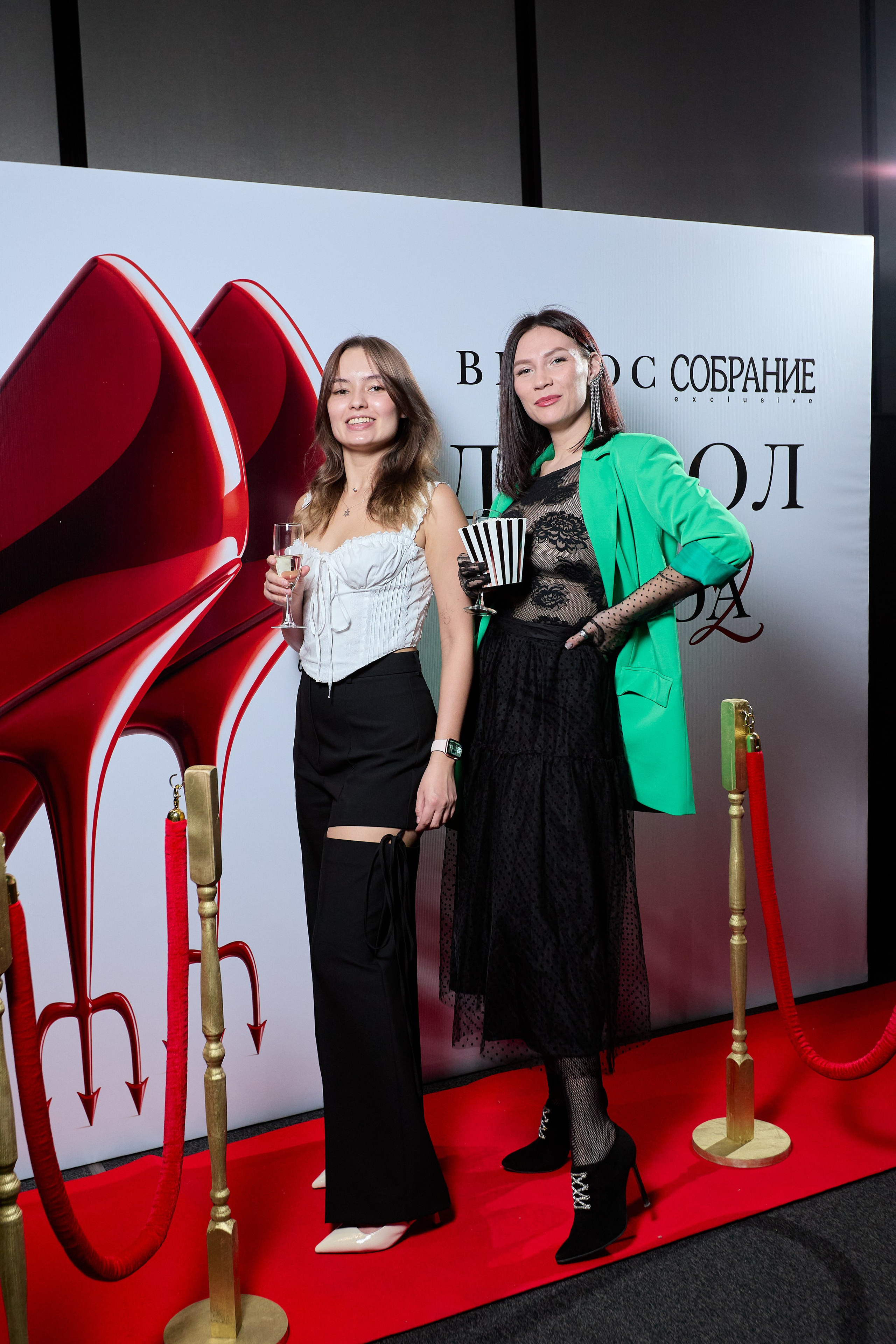 СОБРАНИЕ х ДЬЯВОЛ НОСИТ PRADA 2. СВОИ. ФОТООТЧЕТЫ-СОБЫТИЯ-МЕСТА