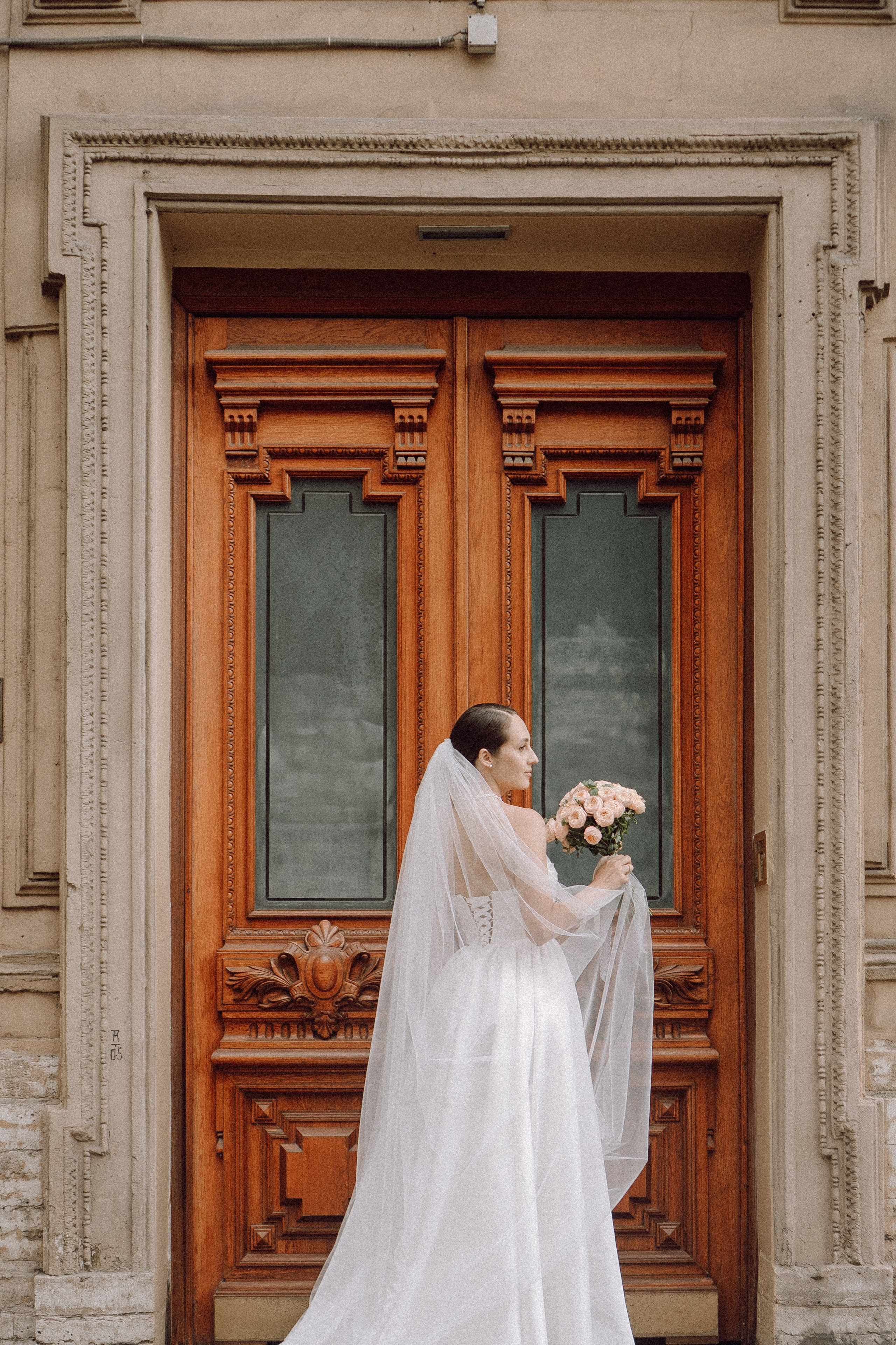 СВАДЕБНАЯ ПРОГУЛКА В САНТК-ПЕТЕРБУРГЕ (ИСАКИЕВСКИЙ СОБОР, ЗИМНЯЯ КАНАВКА, ЭРМИТАЖ И БОЛЬШАЯ МОРСКАЯ УЛИЦА). Профессиональный фотограф, Санкт-Петербург — Виктория Богомолова