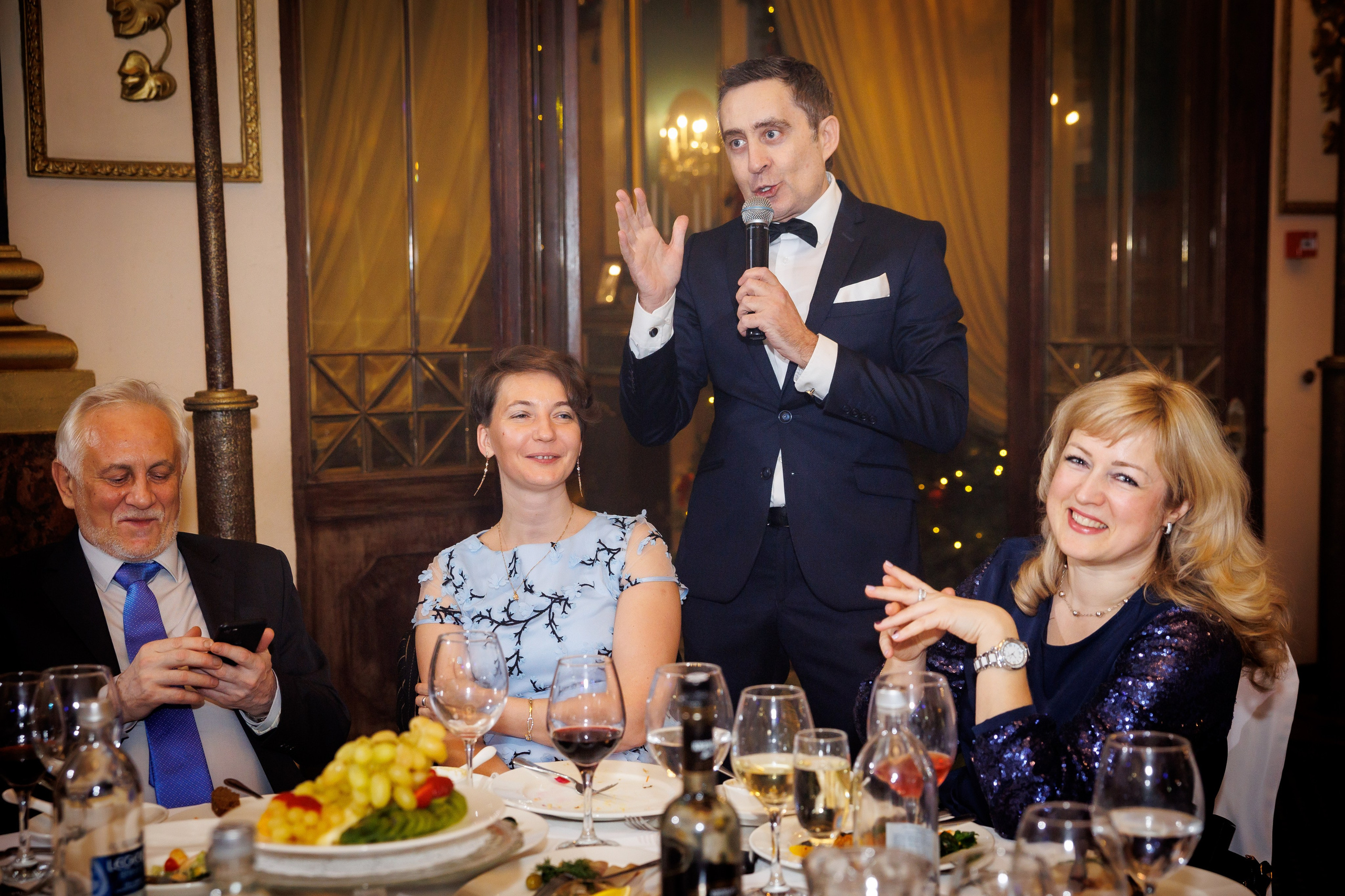 Новый год. Ведущий Валерий Чигинцев