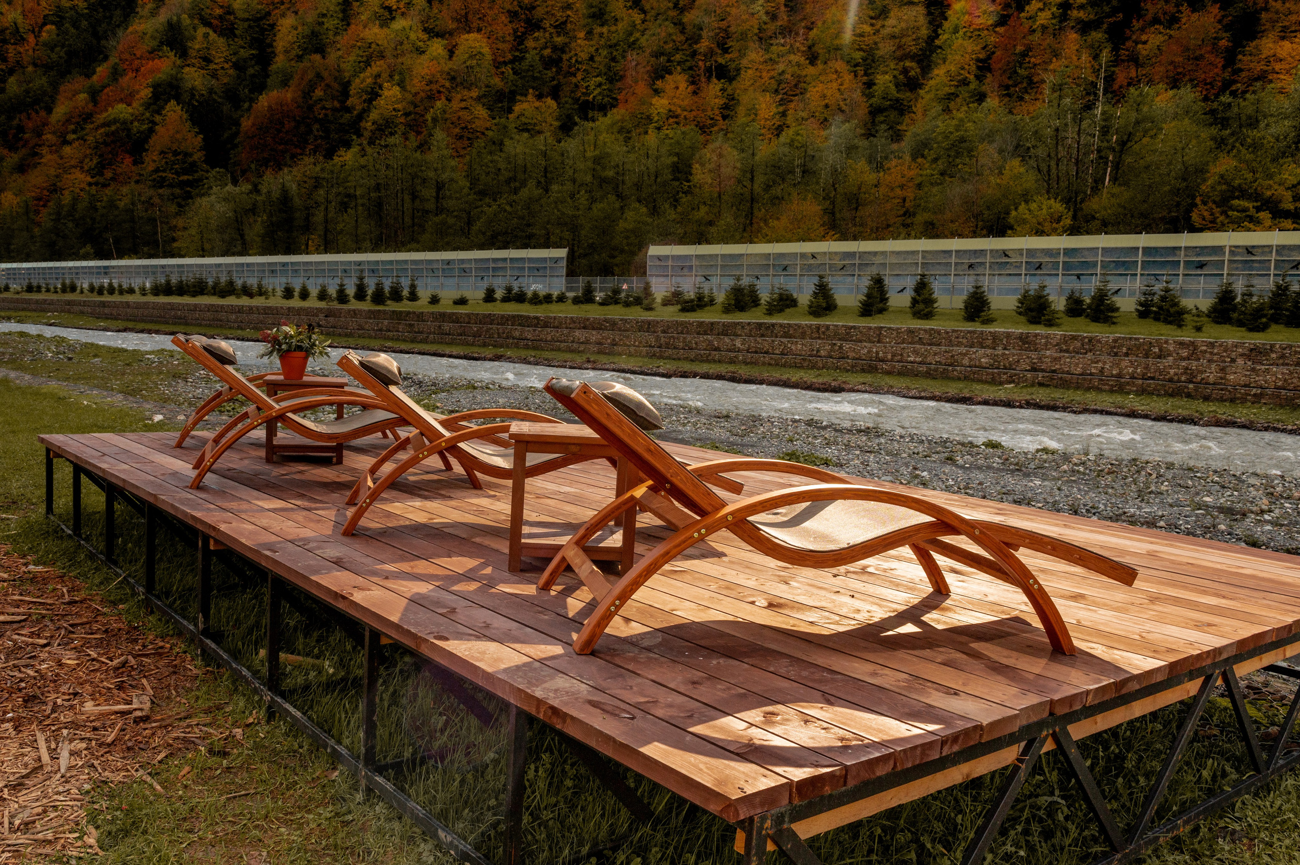 Контент съемка места для отдыха на курорте Газпром Поляна «Мзымта Пляж». Репортажный фотограф в Красной Поляне и Сочи Павлюченко Екатерина