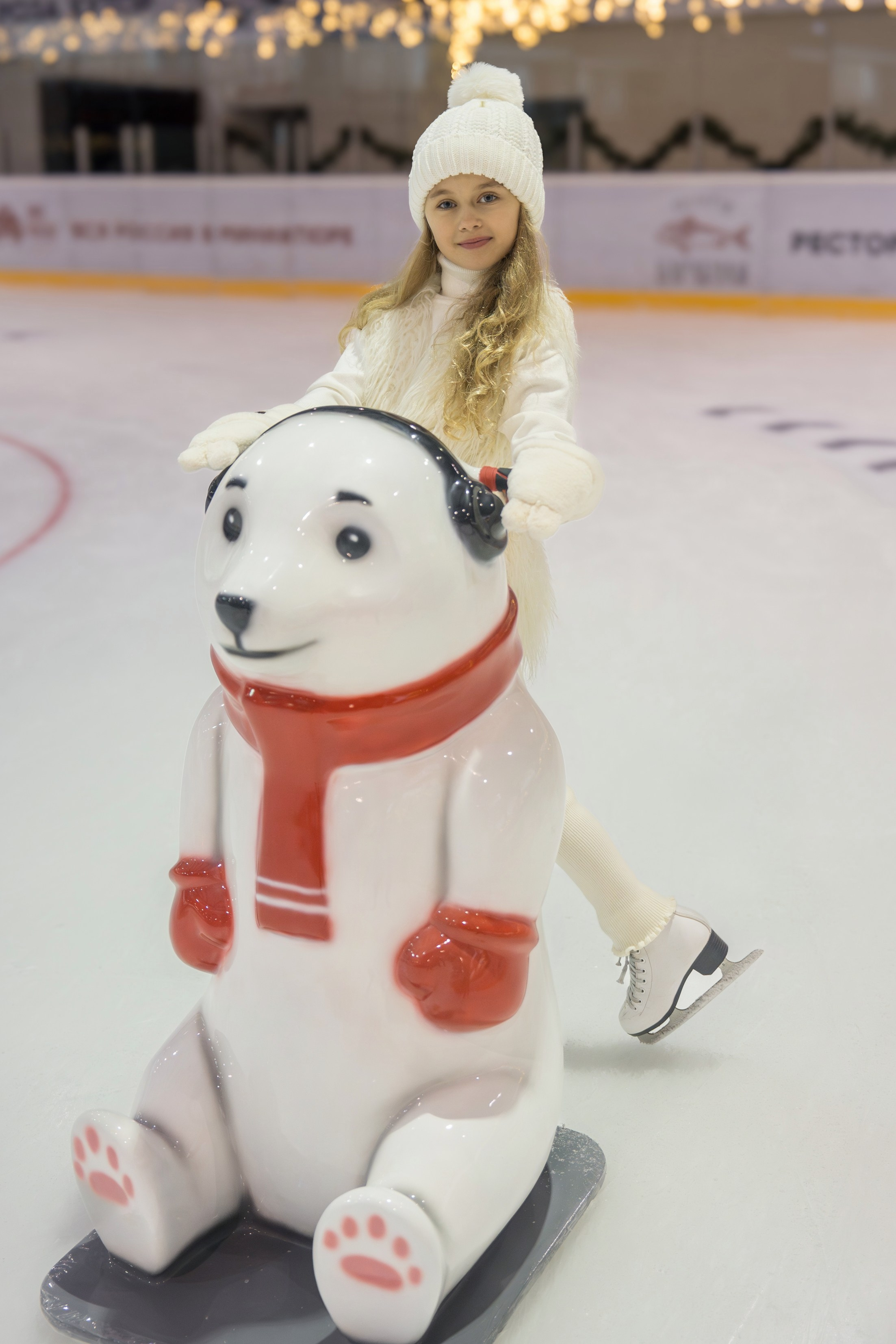 Контент съемка на катке для курорта Роза Хутор. Репортажный фотограф в Красной Поляне и Сочи Павлюченко Екатерина