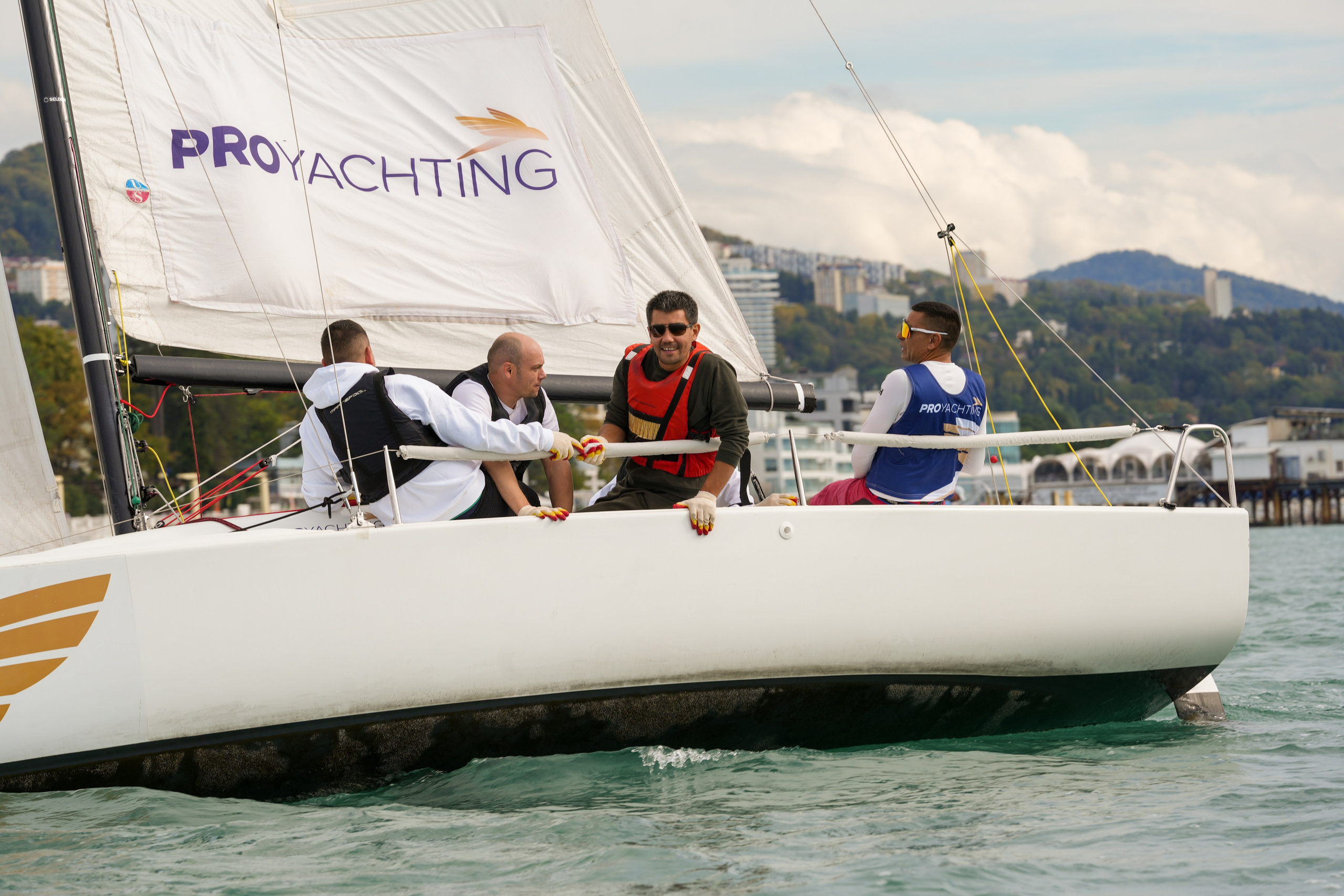 Яхтенная регата для компании Агрегатка. Репортажный фотограф в Красной Поляне и Сочи Павлюченко Екатерина