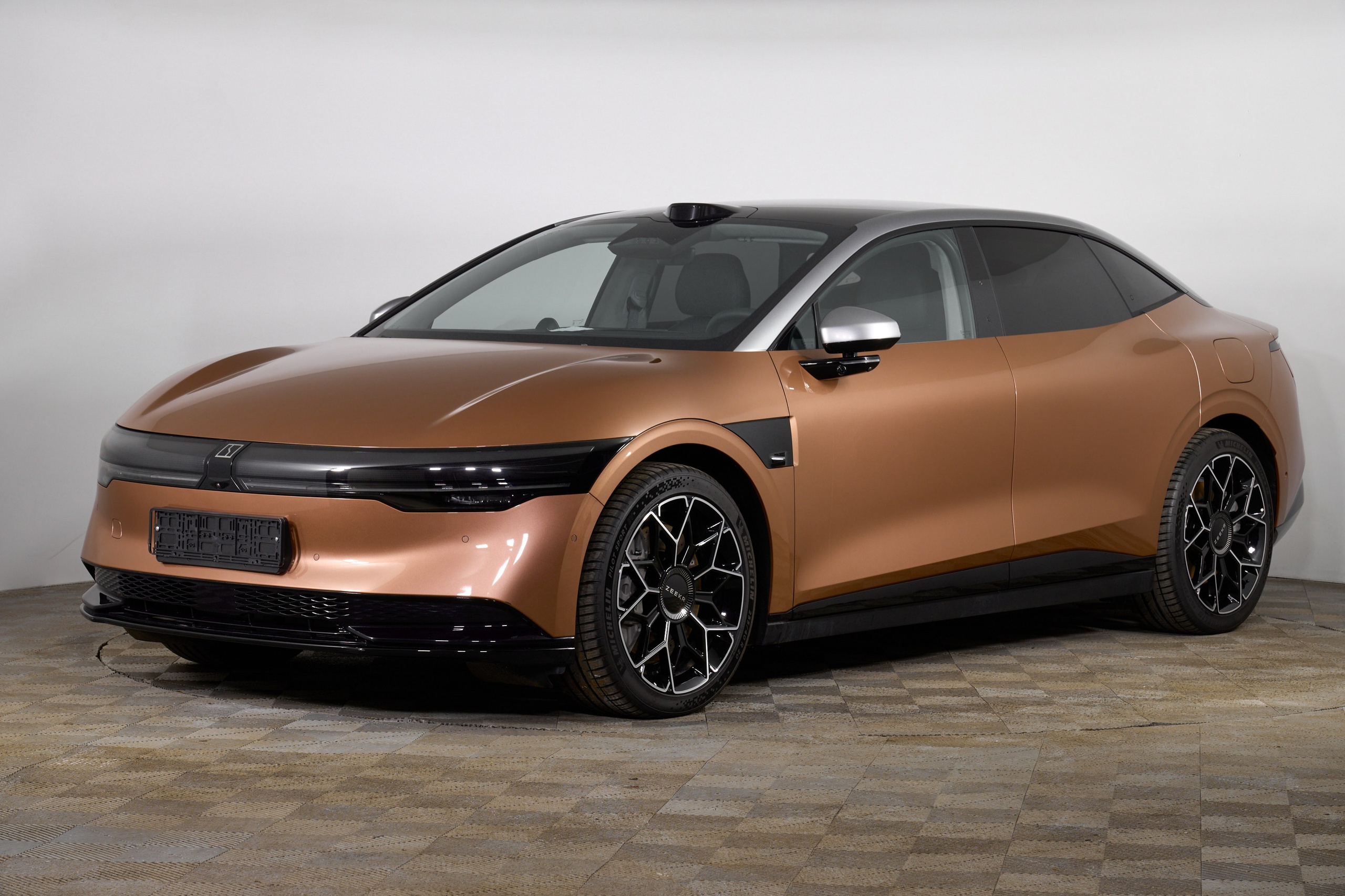 Zeekr 007_2. Фотограф Николай Прокофьев модельные тесты в Москве