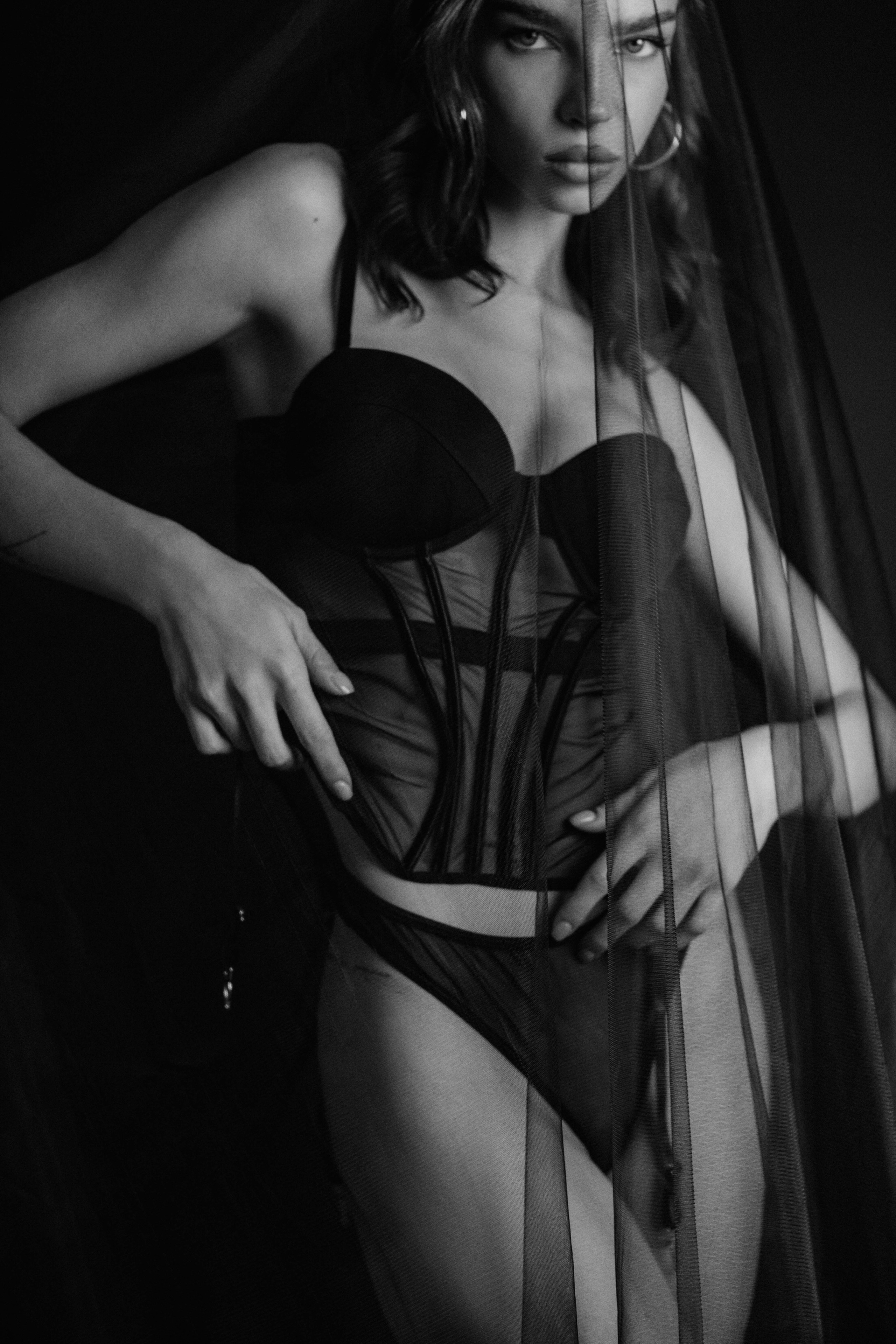 Ангелина. Белье и черный фон. Фотограф в Москве Ольга Сатони