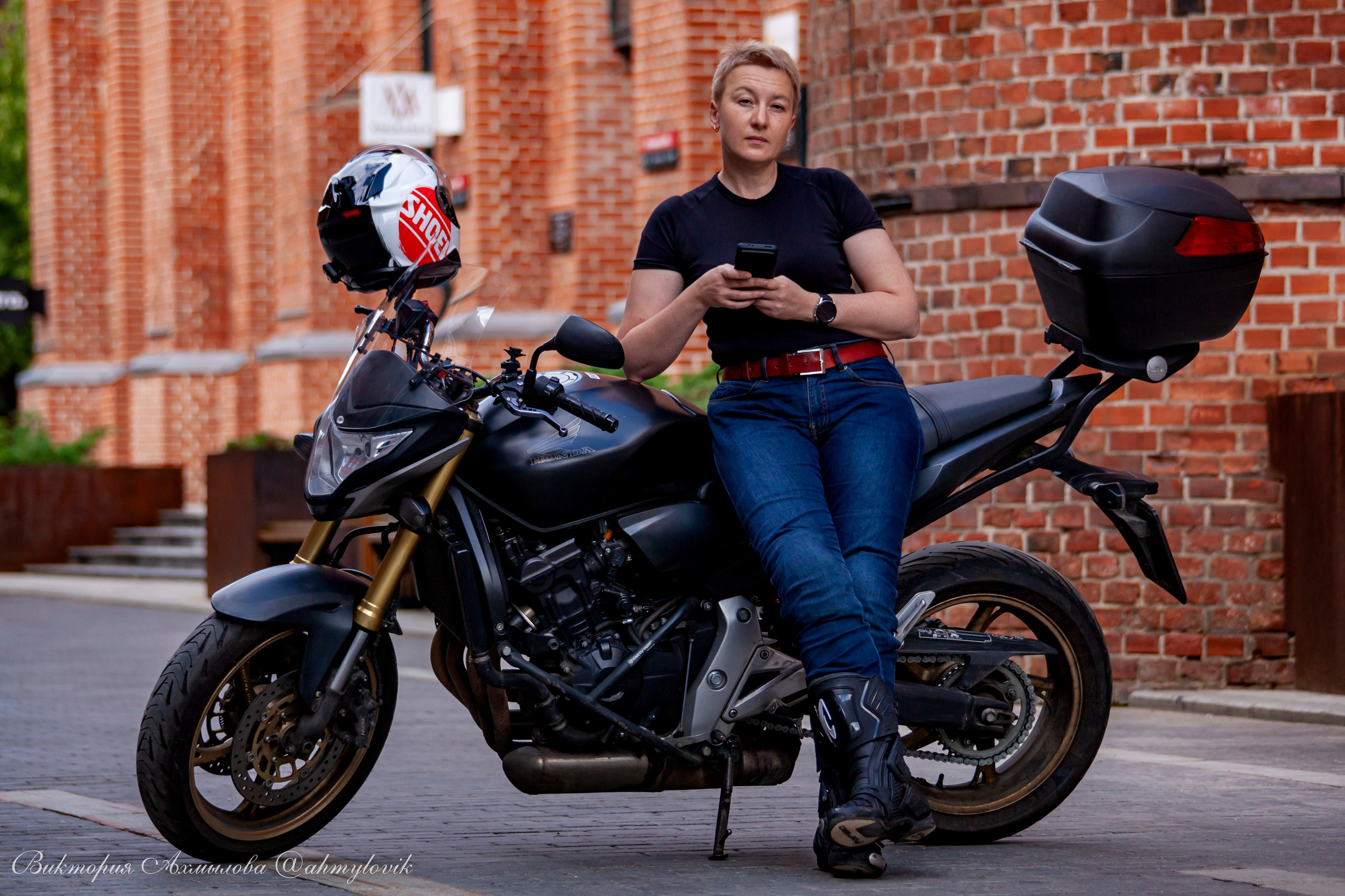 Катя и Хорнет (Honda CB 1000 Hornet). Виктория Ахмылова. Фотограф в Москве
