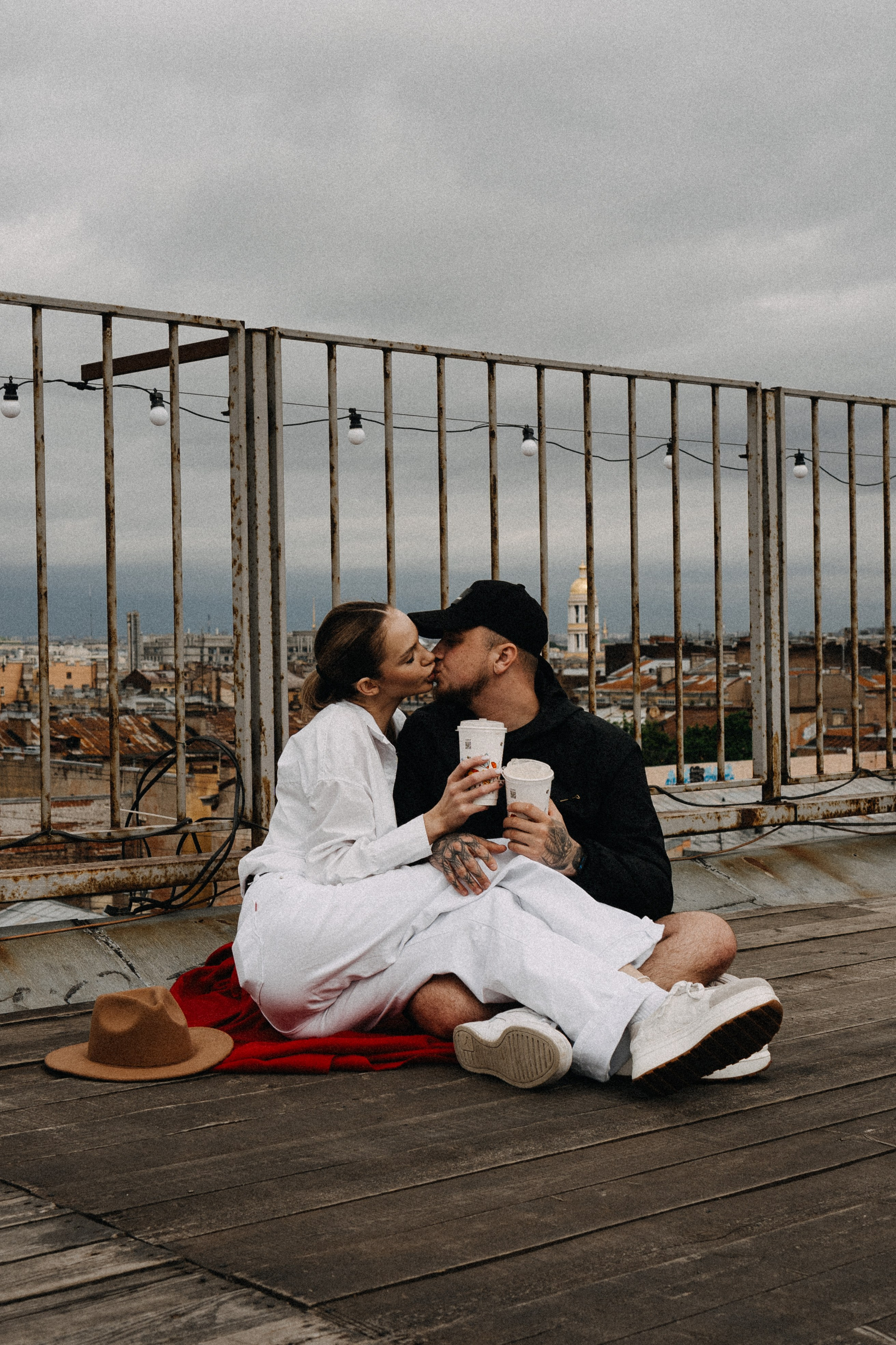 МЫ ГУЛЯЛИ ПРО КРЫШАМ ПИТЕРА. Профессиональный фотограф, Санкт-Петербург — Виктория Богомолова