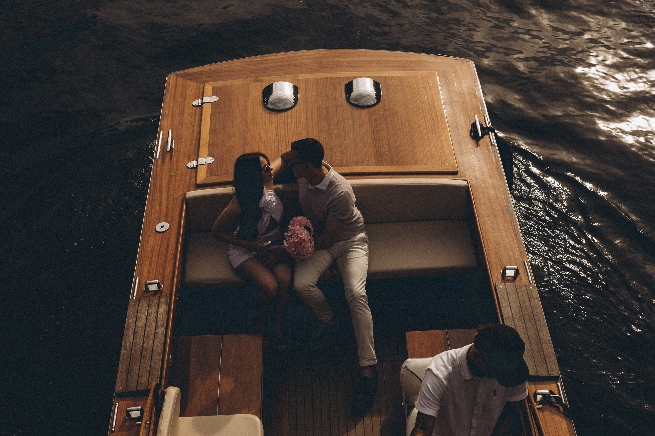 СВАДЕНБНАЯ СЬЕМКА НА КАТЕРЕ ПО КАНАЛАМ САНКТ-ПЕТЕРБУРГА И В АКВАТОРИИ НЕВЫ. Профессиональный фотограф, Санкт-Петербург — Виктория Богомолова