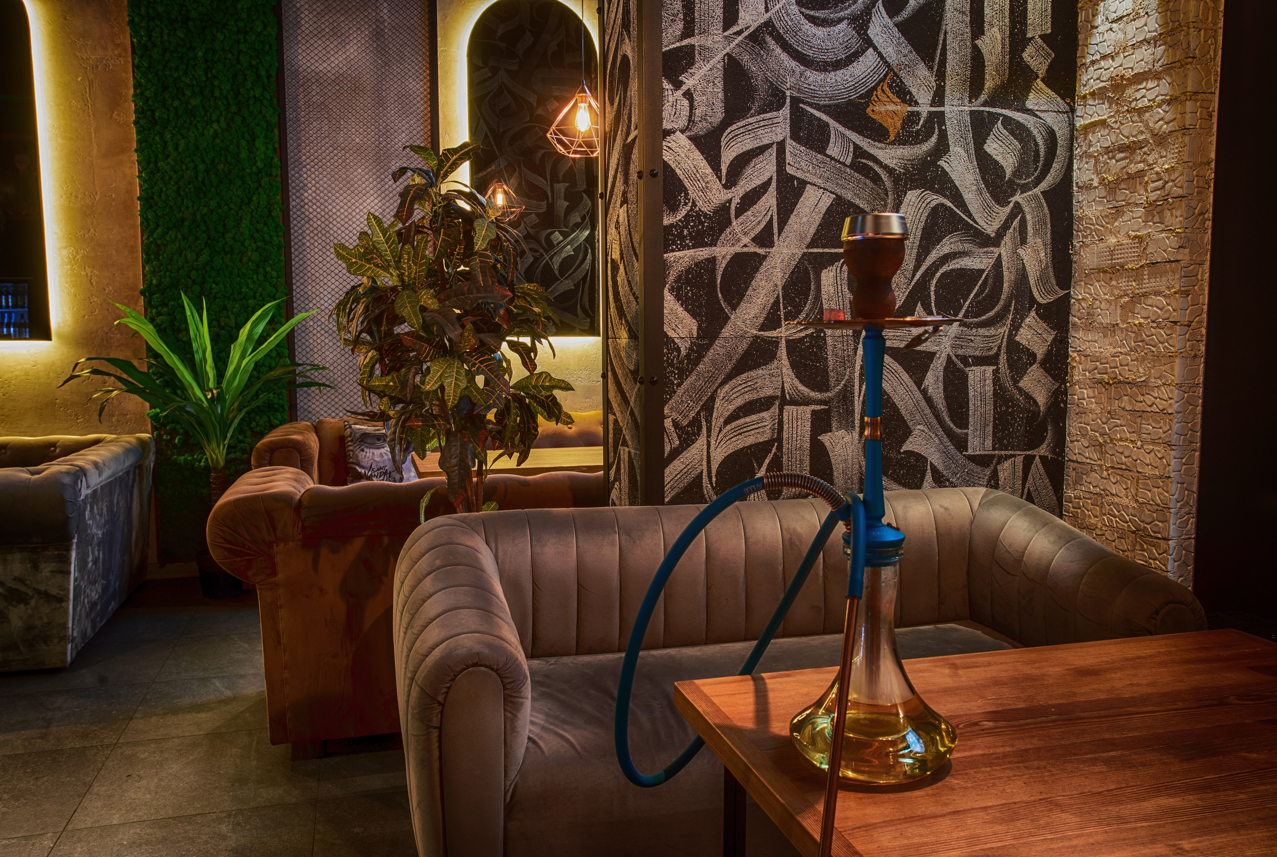 Интерьер кальянной Мята Lounge Уфа, уютная зона отдыха с кальянами, Кальянная Мята Lounge Уфа, стильный дизайн, комфортная атмосфера, Зона отдыха Мята Lounge Уфа, современные кальяны, барная стойка, Интерьер Мята Lounge Уфа, мягкие диваны, приглушённый свет, кальяны, Кальянная Мята Lounge Уфа, место для расслабления, общения, Мята Lounge Уфа, атмосфера уюта, дыма кальянов, Кальяны, релакс, Мята Lounge Уфа, Стильный лаунж, Мята Lounge Уфа, Уютный лаунж, кальяны, Мята Lounge Уфа, Расслабление, Мята Lounge Уфа, кальяны, комфорт, Тёплая атмосфера лаунжа, Мята Lounge Уфа, мягкие кресла, дым кальянов, приятная музыка, Расслабляющий интерьер, Мята Lounge Уфа, идеальное место для вечера, Современная кальянная, Мята Lounge Уфа, стиль, комфорт, атмосфера, Уютный лаунж-пространство, Мята Lounge Уфа, изысканные кальяны, Мята Lounge Уфа, стиль, комфорт, дым кальянов, Барная стойка, кальяны, лаунж, Мята Lounge Уфа, Современные кальяны, интерьер, Мята Lounge Уфа, Декор лаунжа, Мята Lounge, стильные элементы, Уфа, Зона кальянов, Мята Lounge Уфа, уют, стиль, Атмосфера лаунжа, мягкие диваны, кальяны, Мята Lounge Уфа