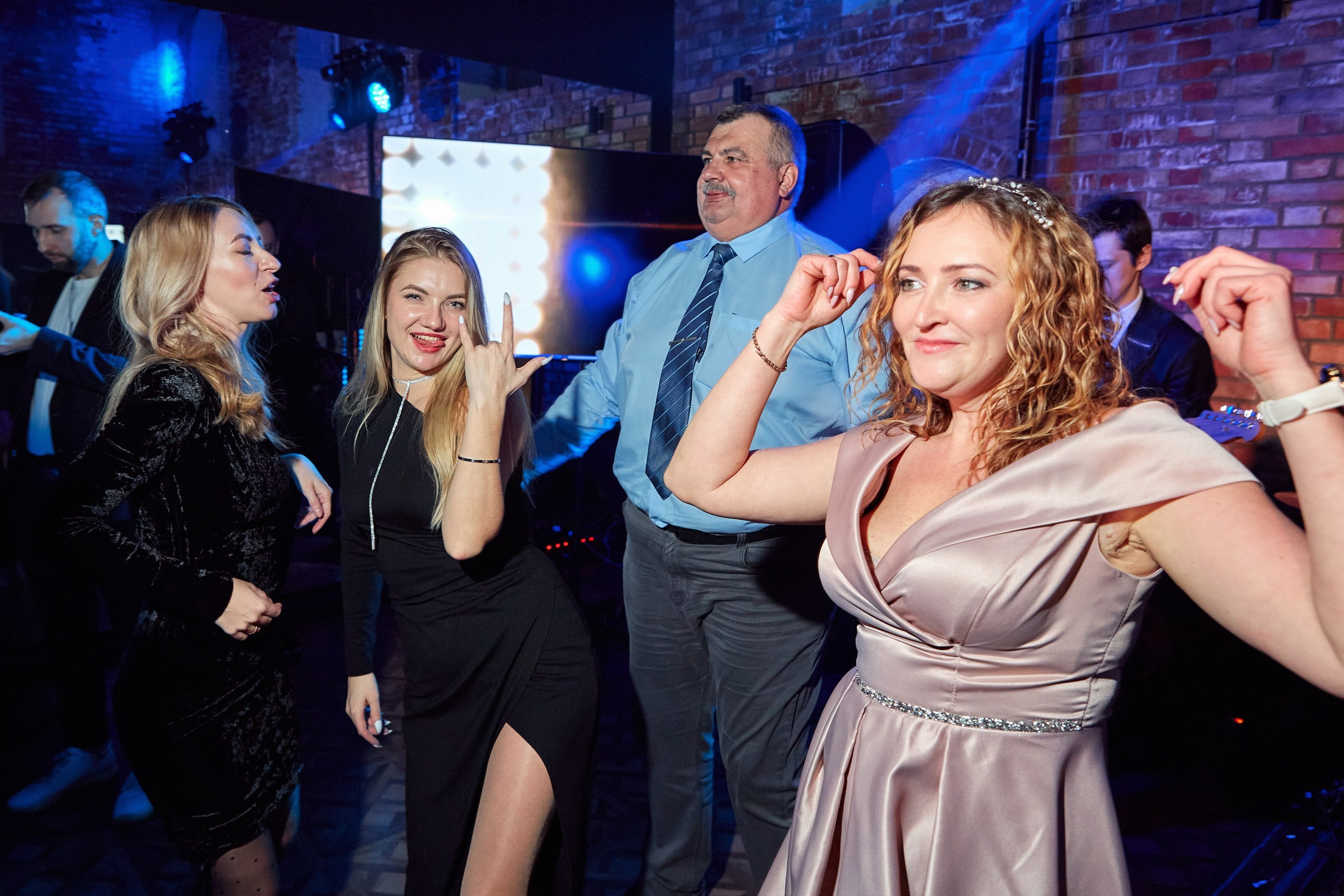 Компания Clarity / Пространство HIDE. Антон Артюшин, портретный фотограф. Москва