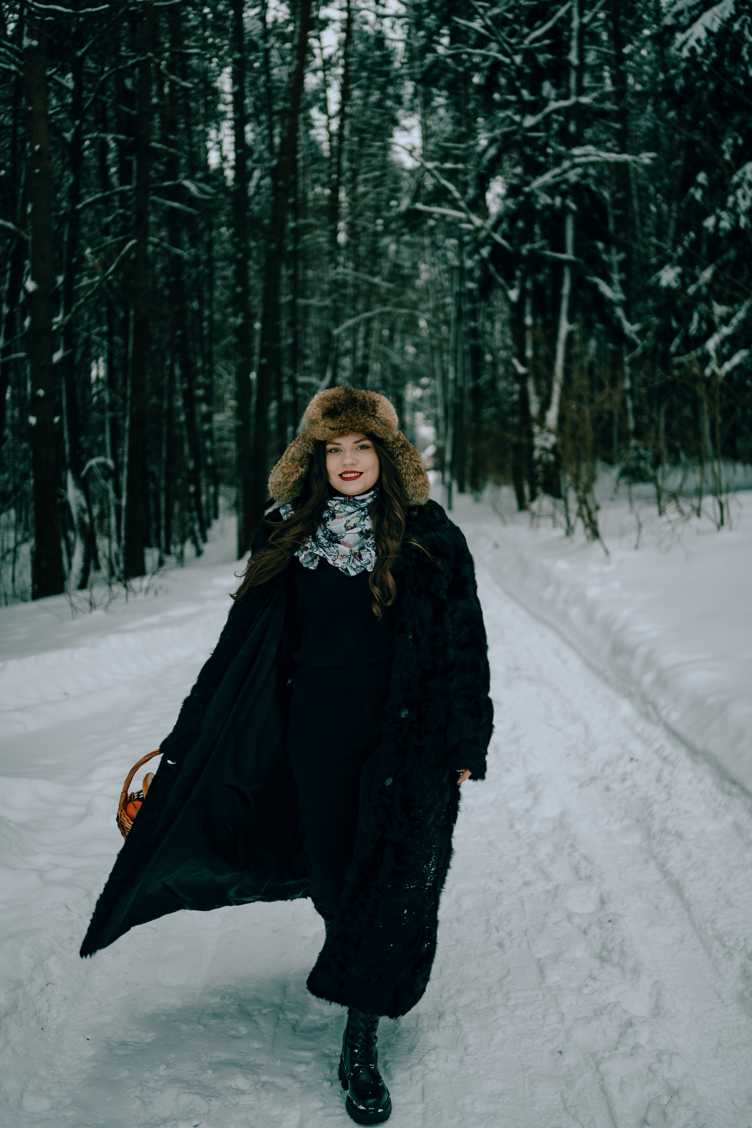 Звенит январская вьюга. Главная