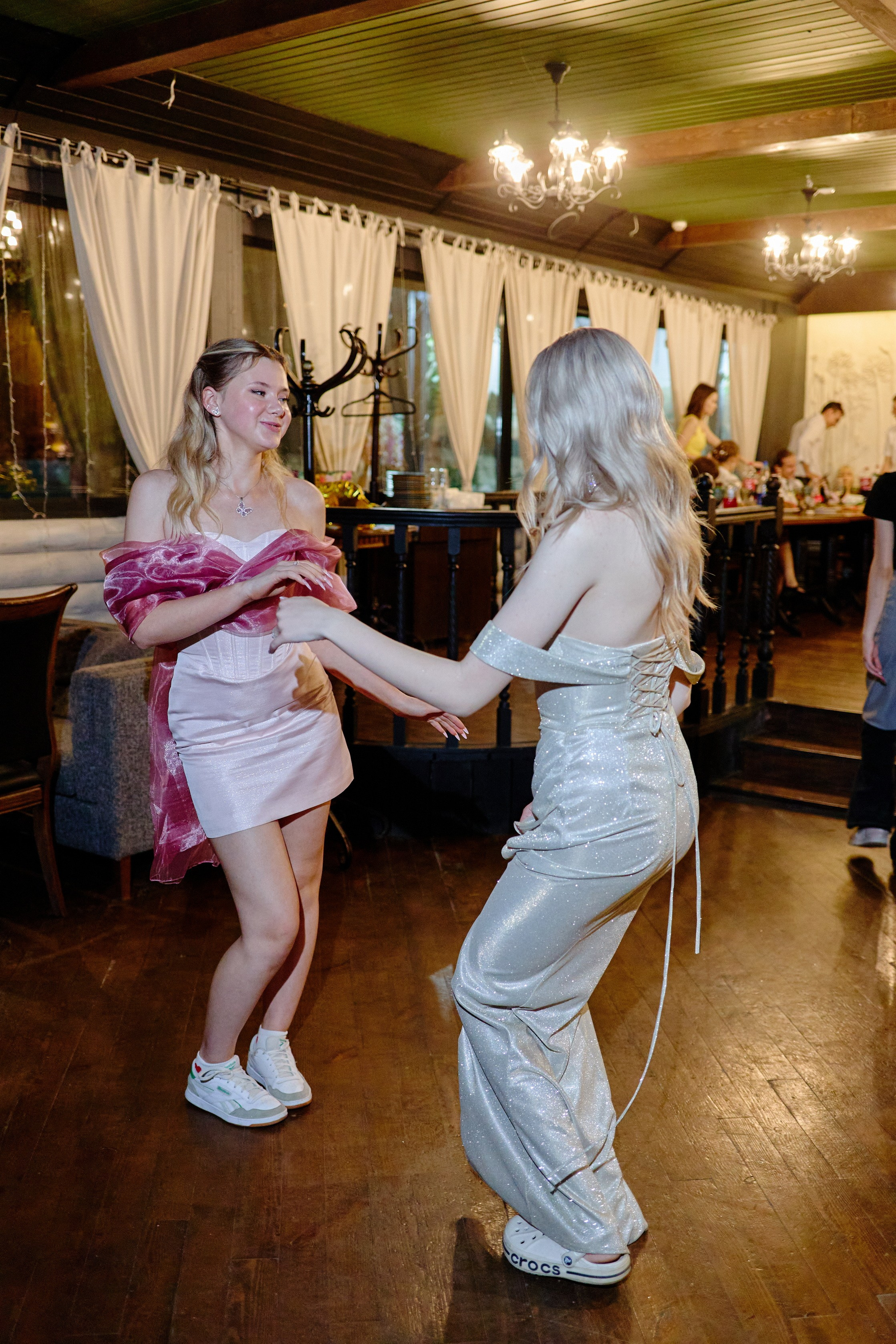 Выпускной 35 Сош. Фотограф Выпускные альбомы Таганрог Сергей Коробченко