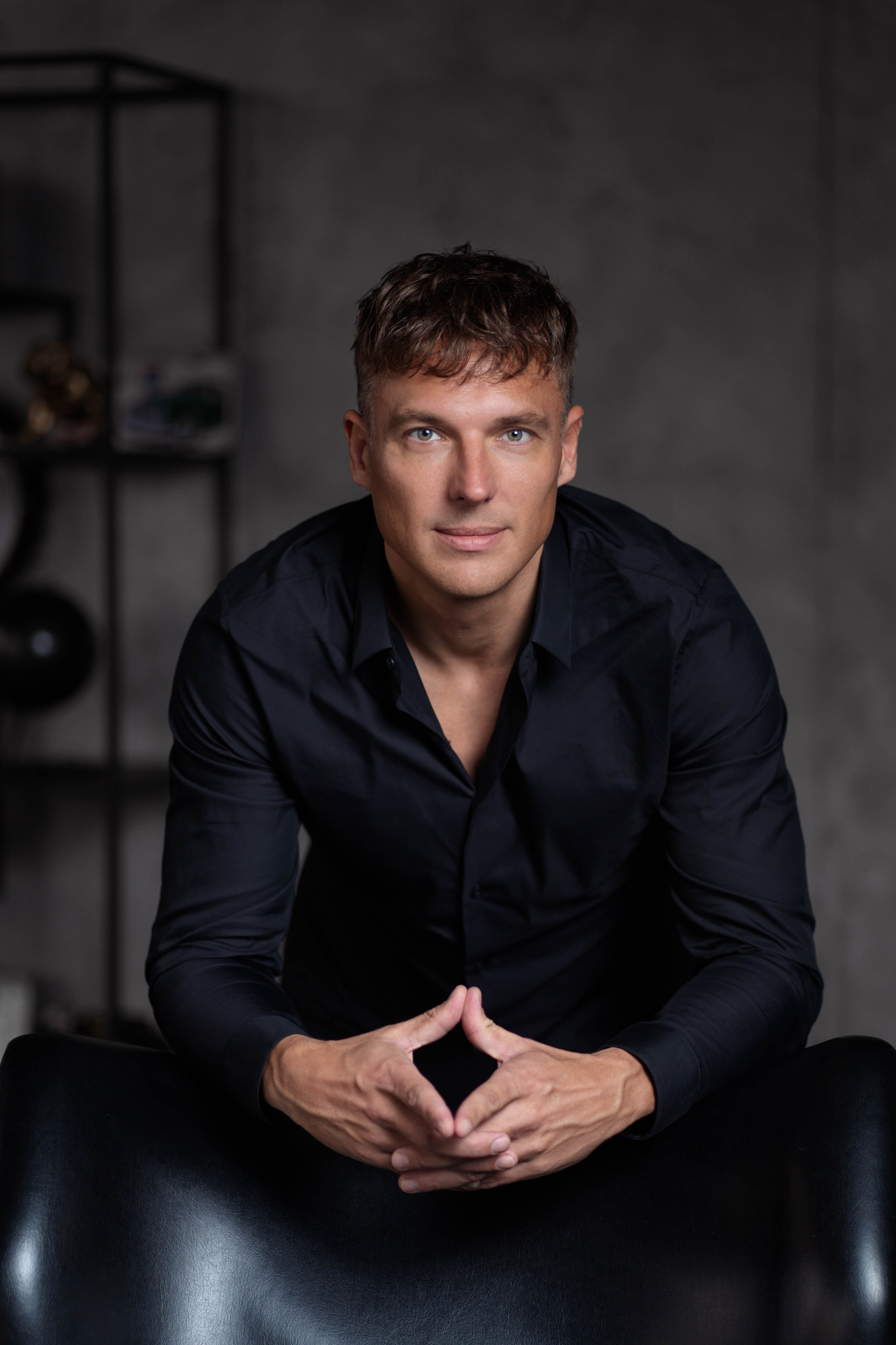 Professional portraits. I’m Julia Idamzhapova, a photographer based in Lisbon, creating natural and timeless images