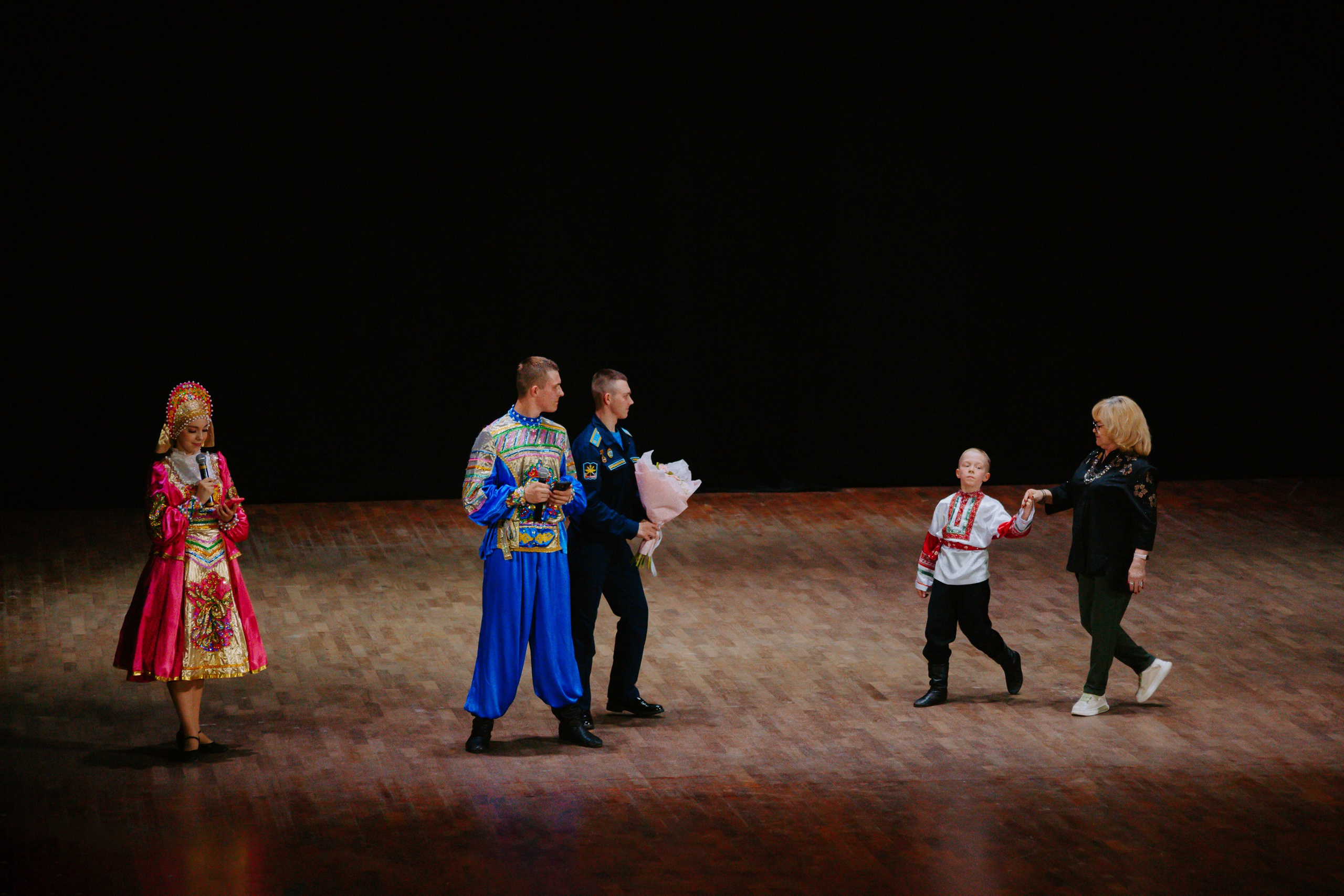 «Уральский сувенир». Концерт танцевальной студии. Фотограф в Челябинске Ополихина Анна