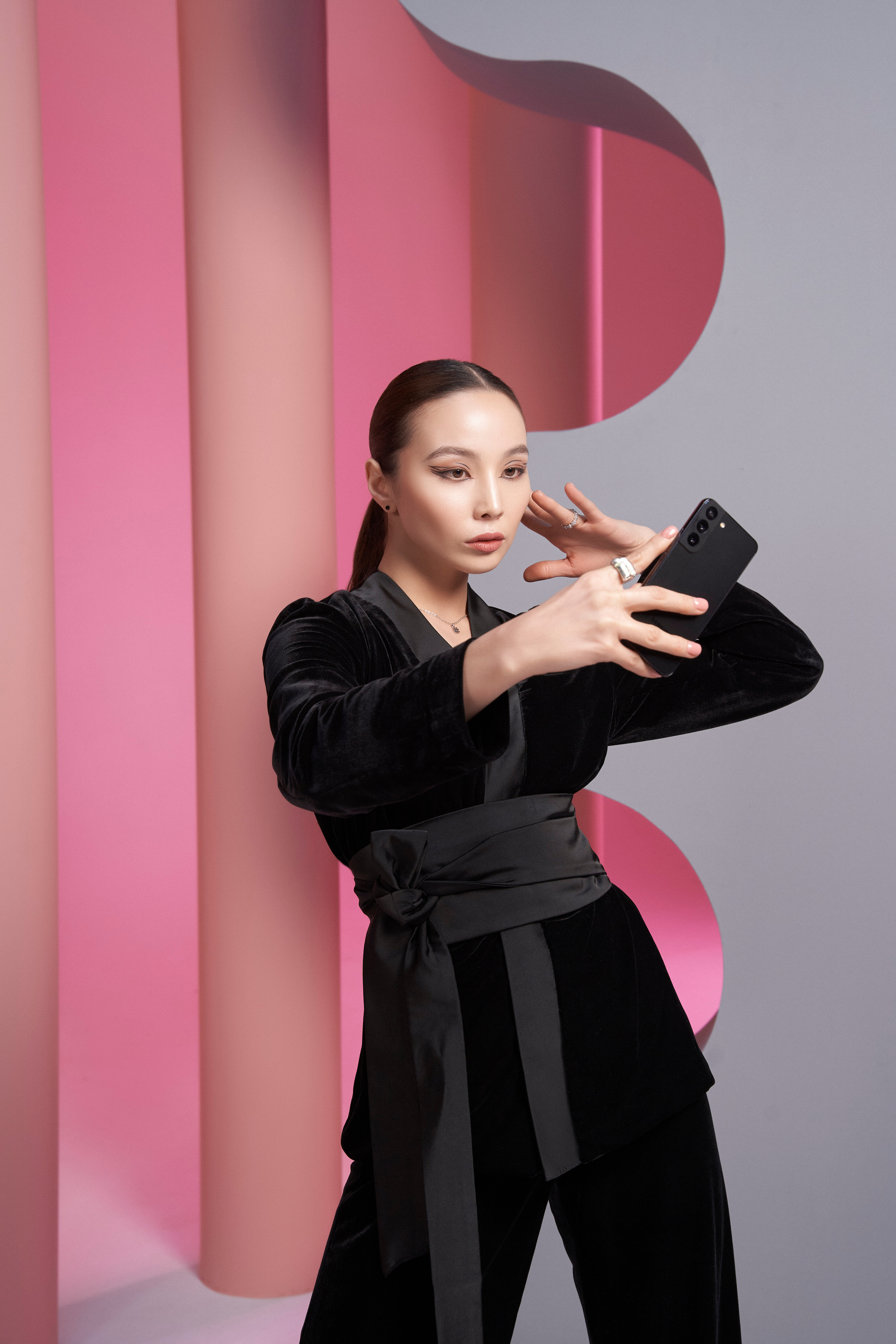 SAMSUNG. Photographer