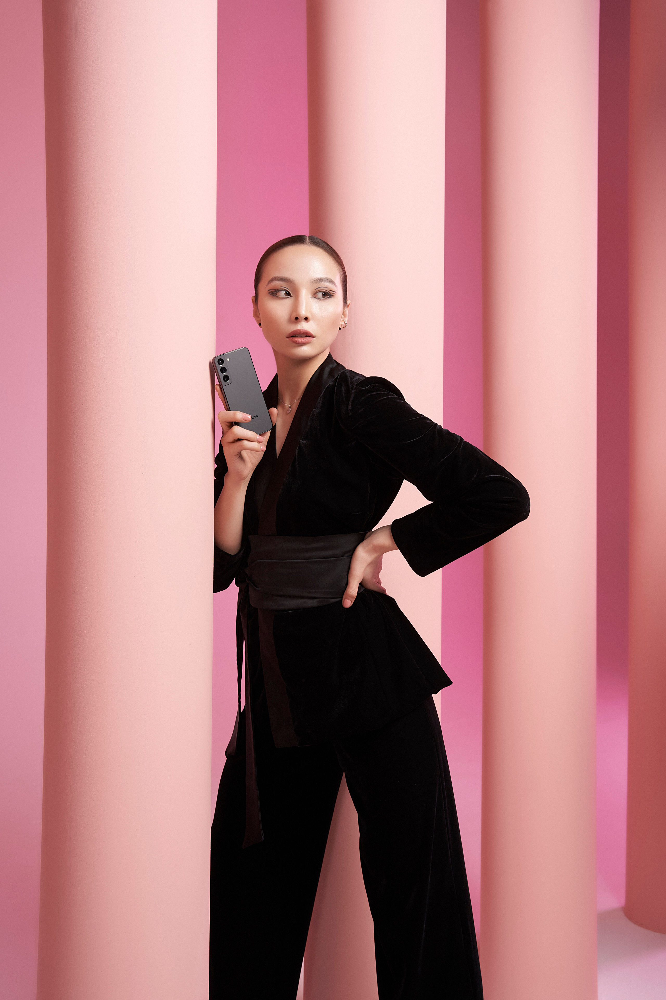 SAMSUNG. Photographer