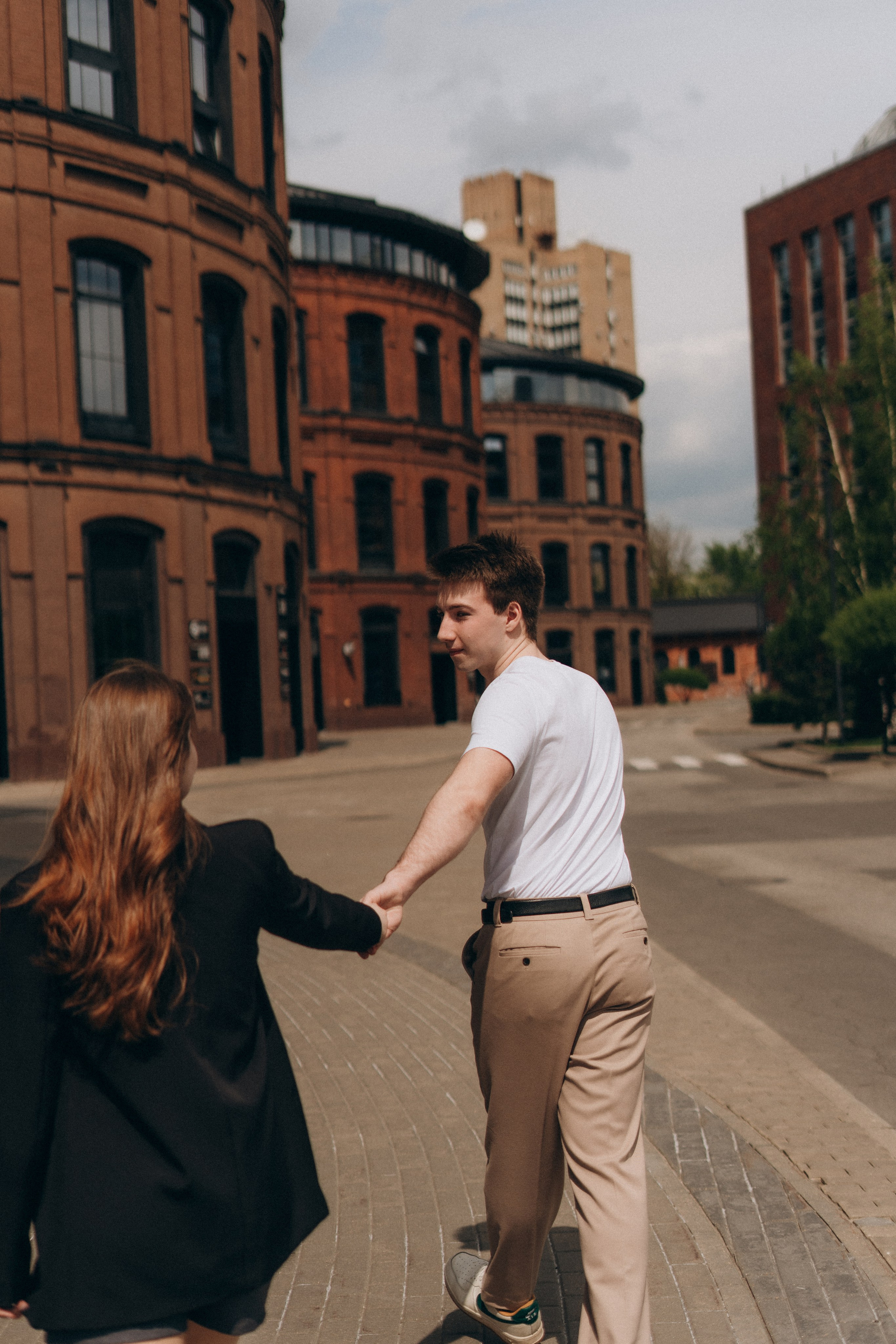 Юля и Даня | Прогулка по улицам Москвы. Фотограф Москва Виктория-Антуанетта