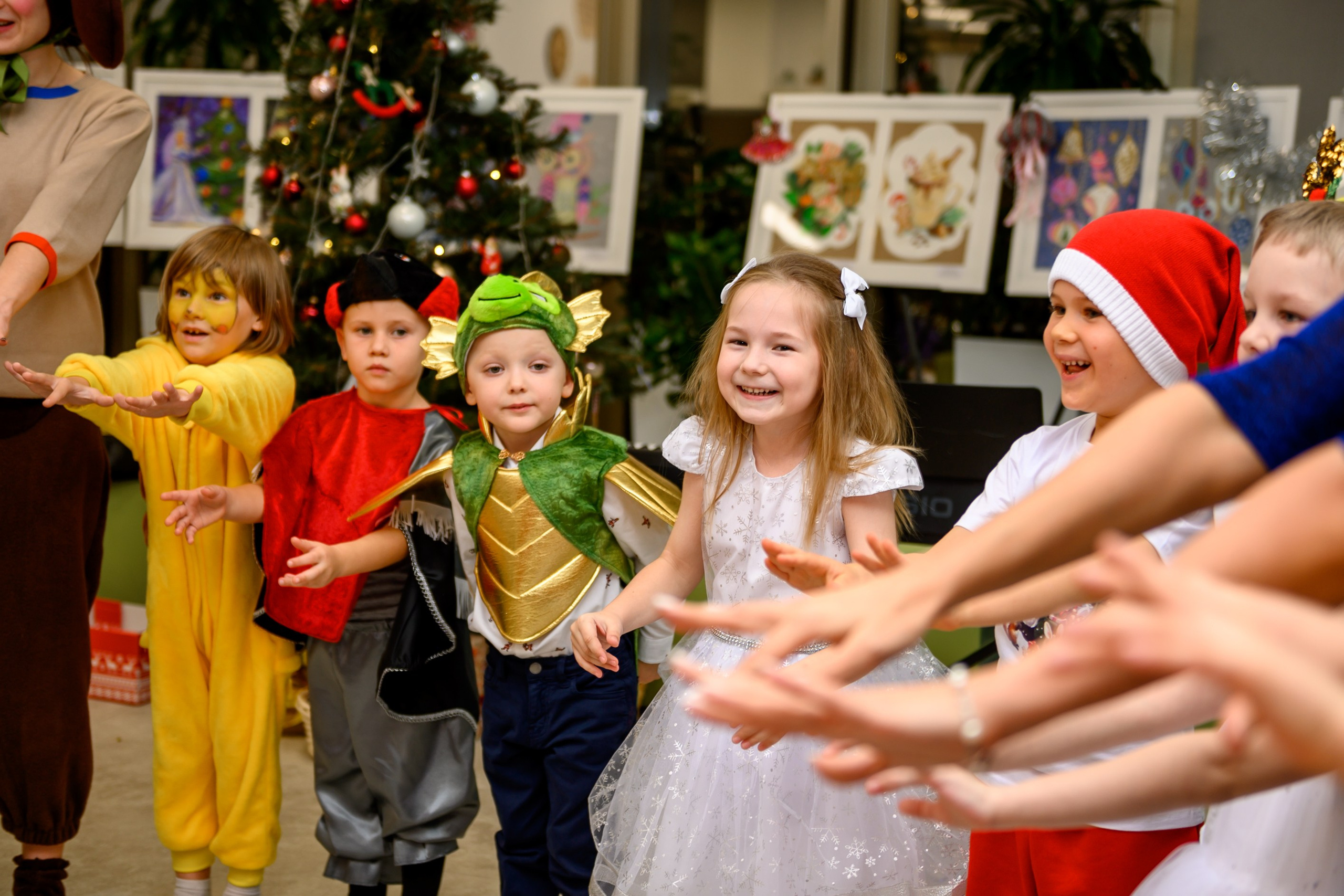 Елка 2025 садик Мантера. Свадебный и семейный фотограф София Невская