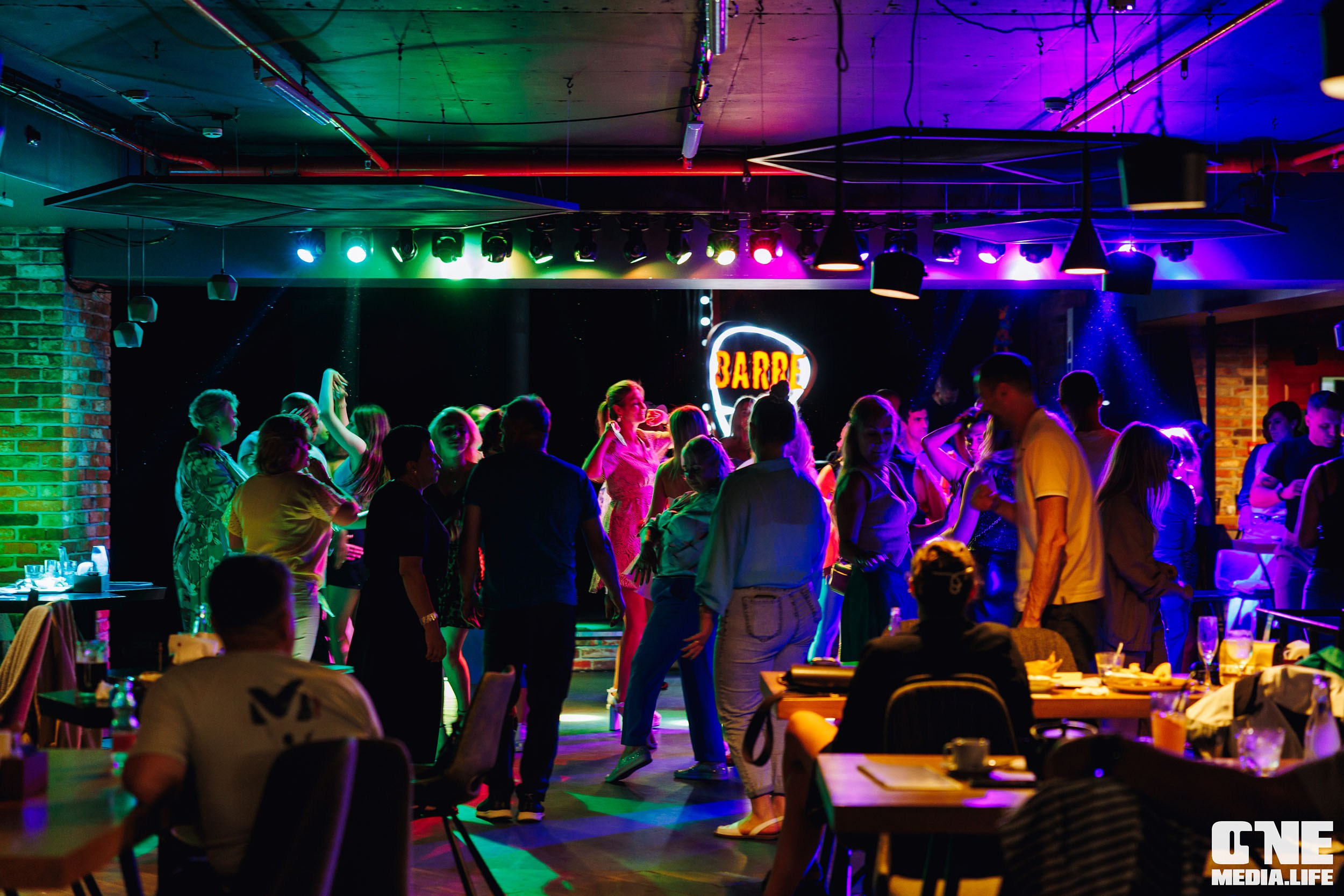 Фоторепортаж из бара Баррэ. One Media Life: фоторепортажи, фотоотчеты с мероприятий и заведений