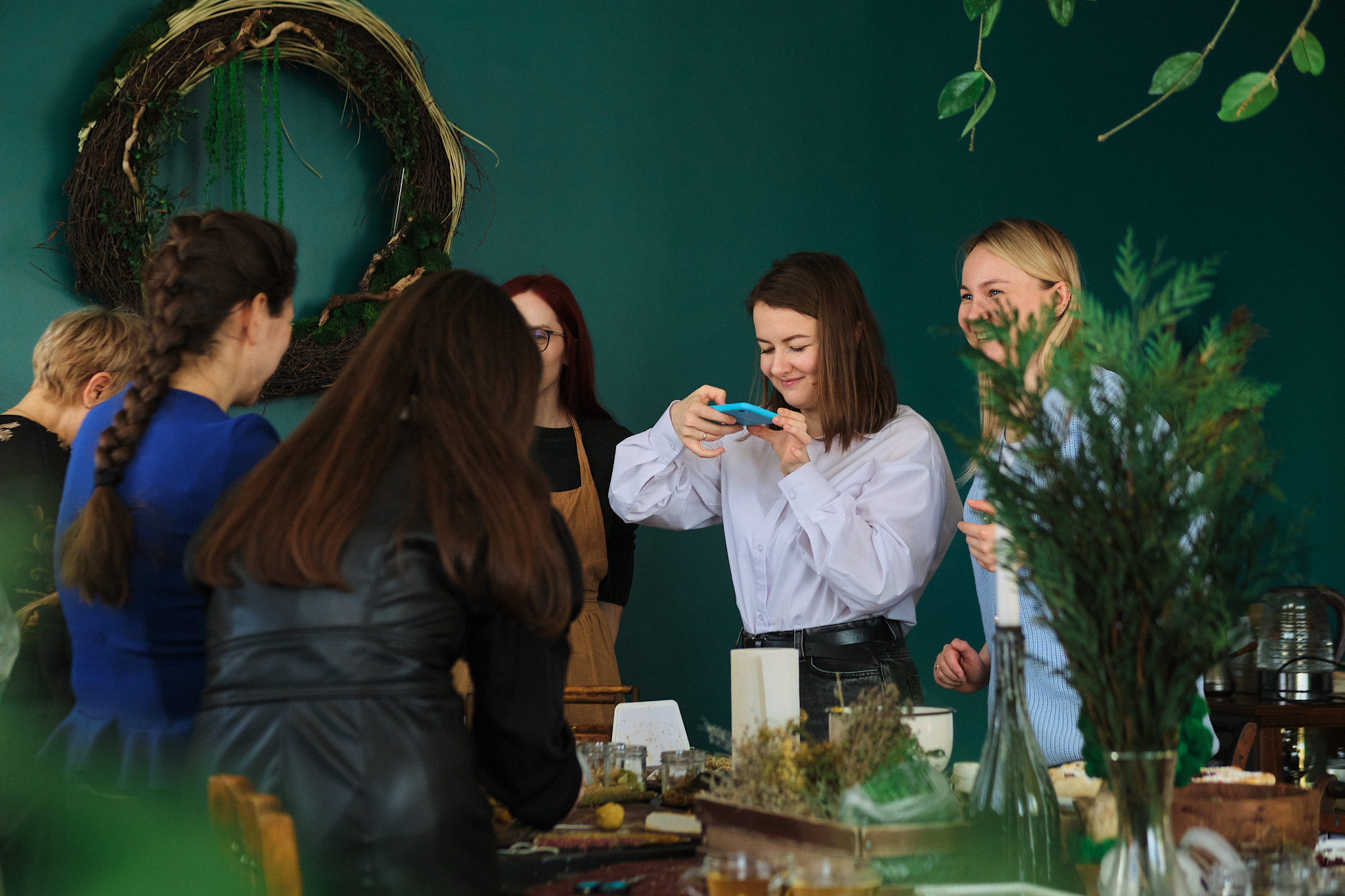 Репортажная фотосъемка мастер-классов по изготовлению восковых свечей. Фотоотчет с мероприятия в Кирове.