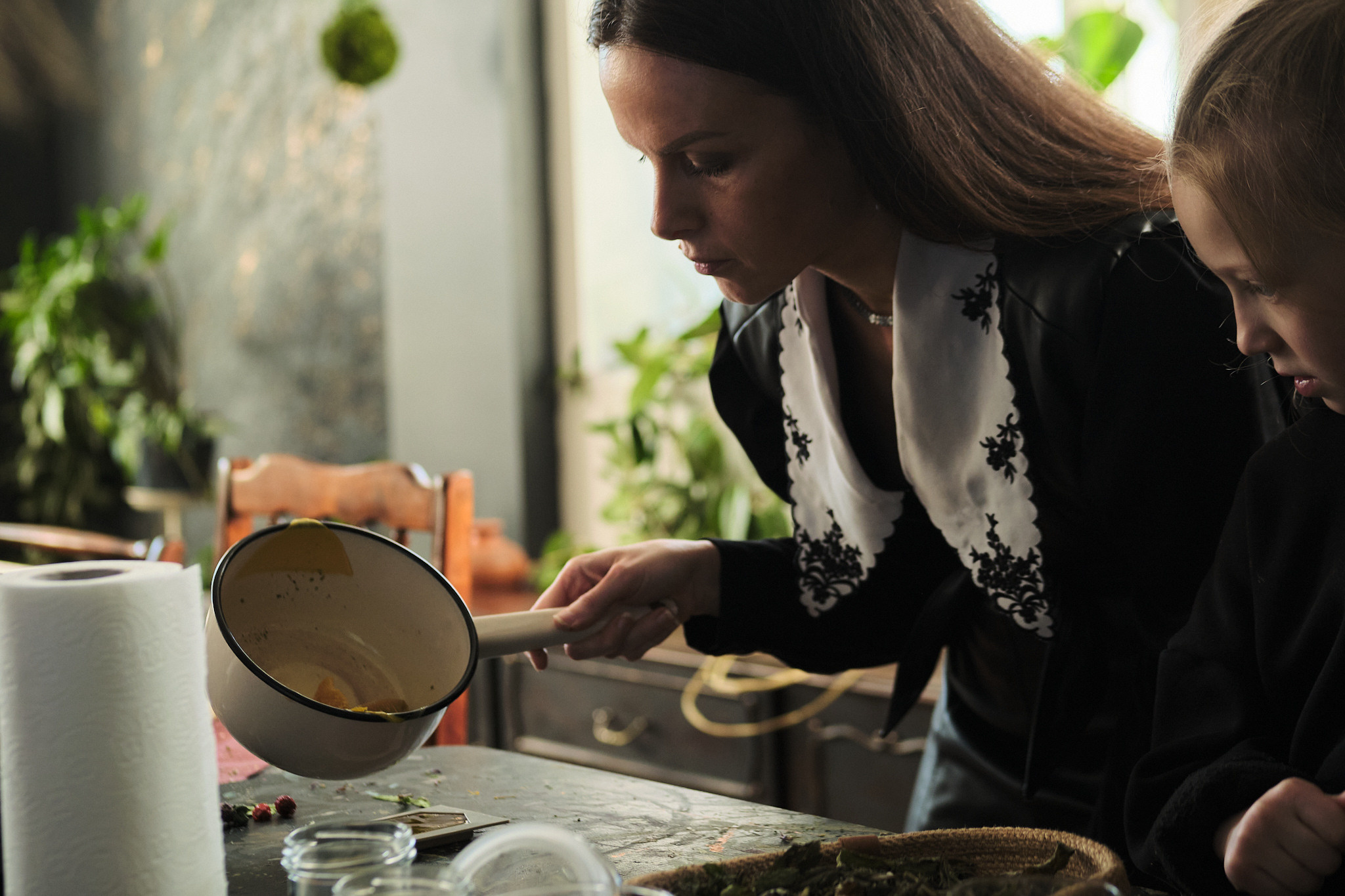 Репортажная фотосъемка мастер-классов по изготовлению восковых свечей. Фотоотчет с мероприятия в Кирове.