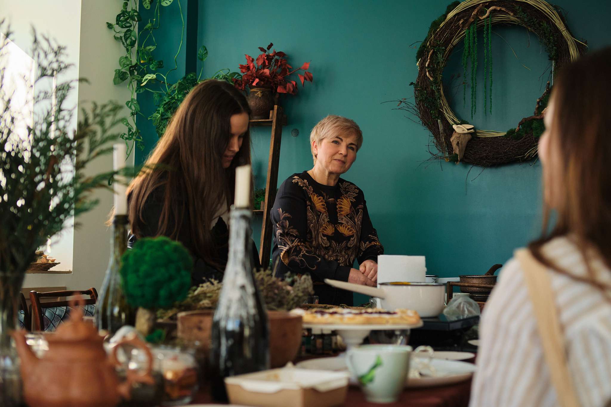 Репортажная фотосъемка мастер-классов по изготовлению восковых свечей. Фотоотчет с мероприятия в Кирове.