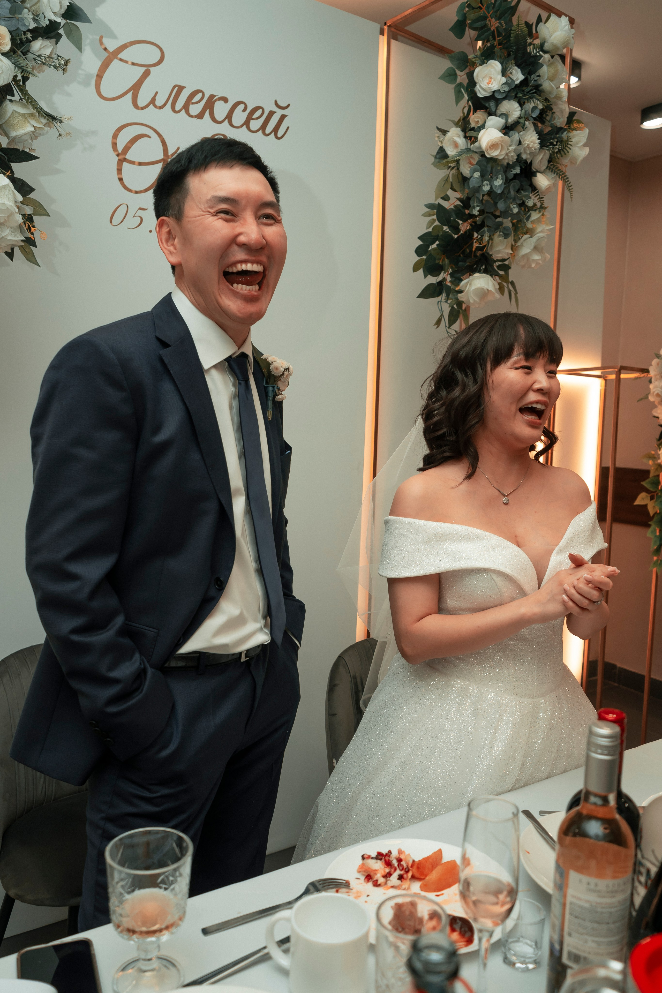 Свадебные фотографии из отеля Чингисхан города Улан-Удэ Алексея и Оюны. Фотограф в Улан-Удэ. Свадебный фотограф в Улан-Удэ