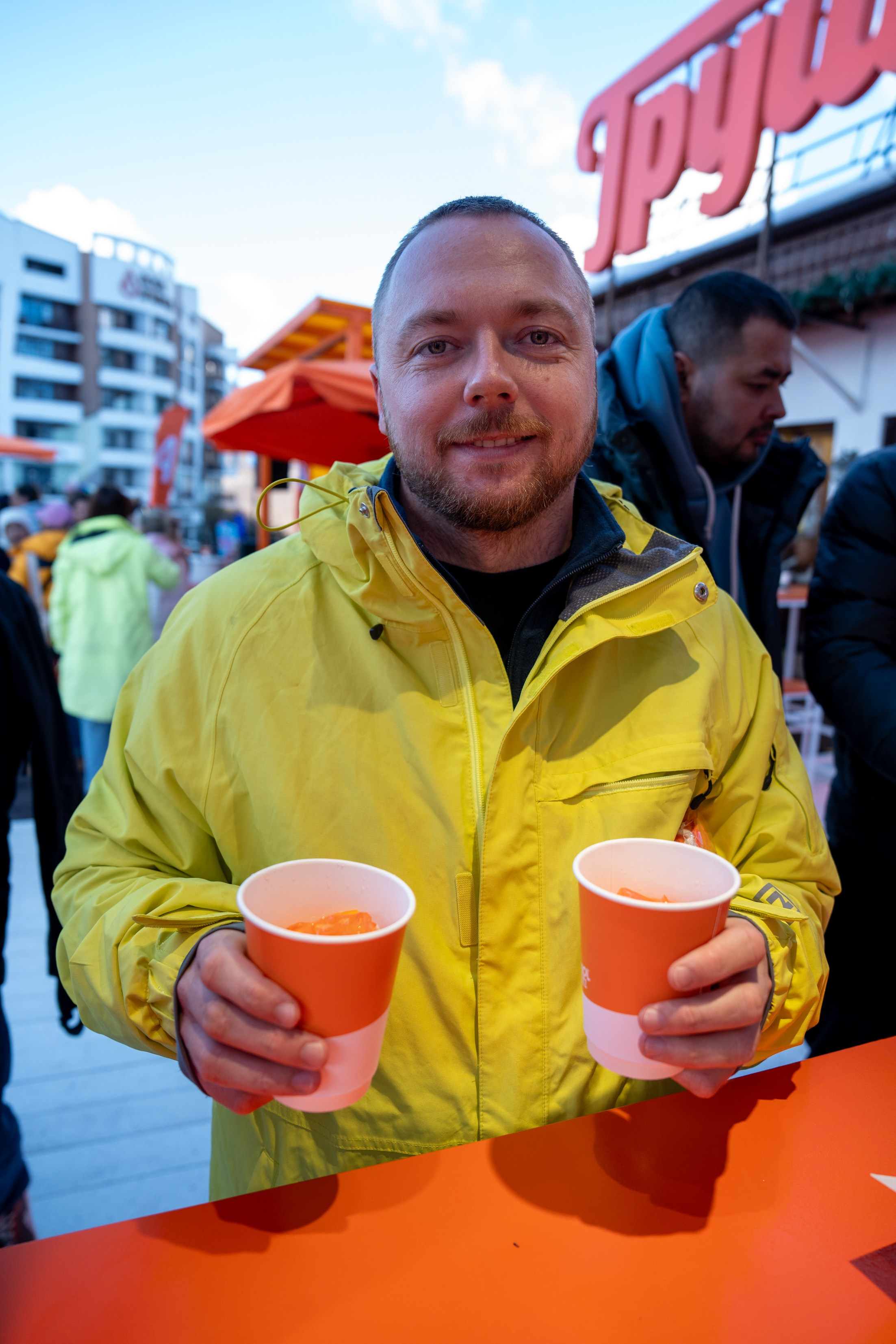Фотоотчет партнерской интеграции Aperol Spritz на Роза Фест 2025. Репортажный фотограф в Красной Поляне и Сочи Павлюченко Екатерина