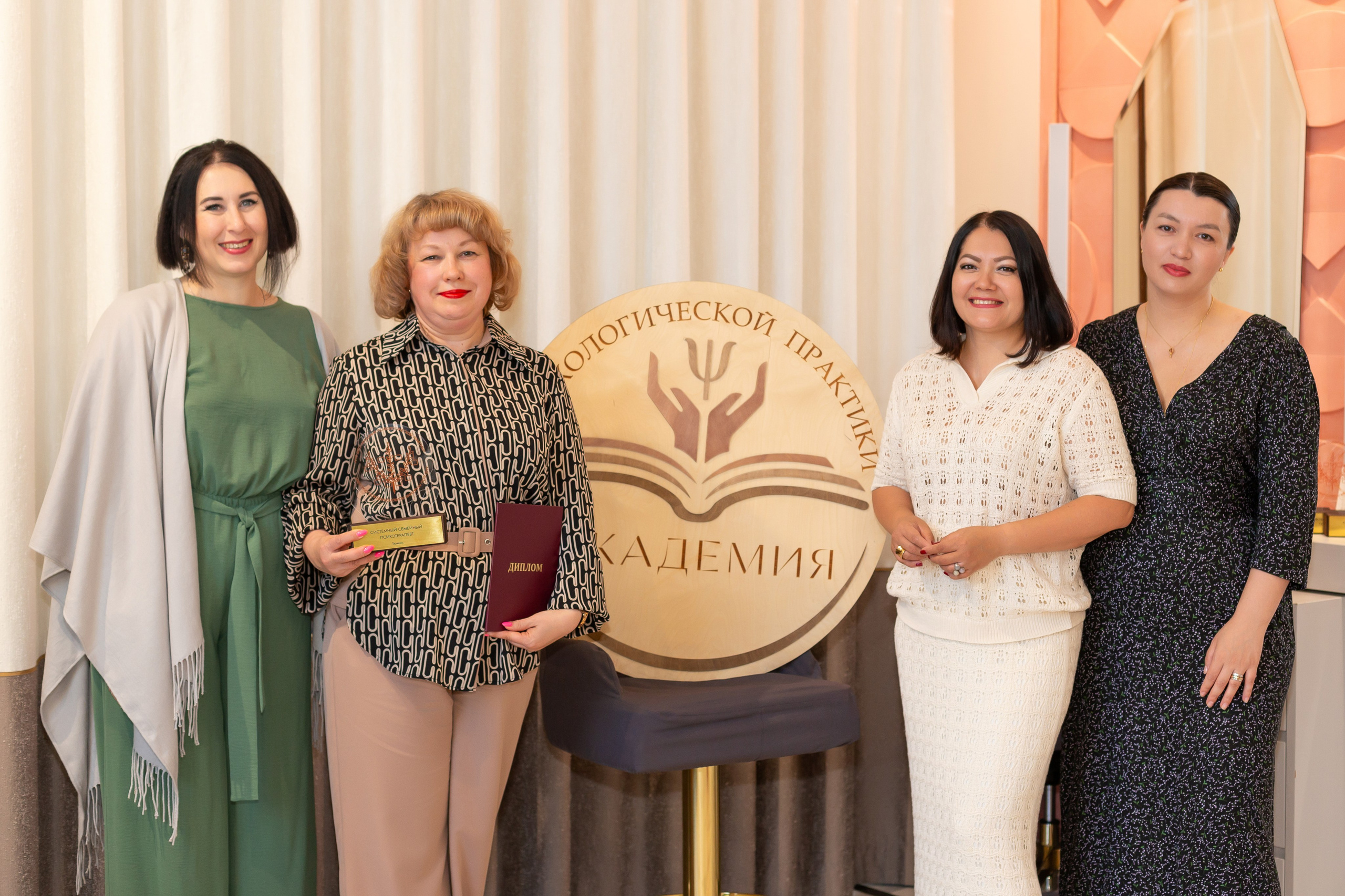 Выпускной курса психологов. Ирина Квасова | Фотограф в стиле VOGUE | Тюмень