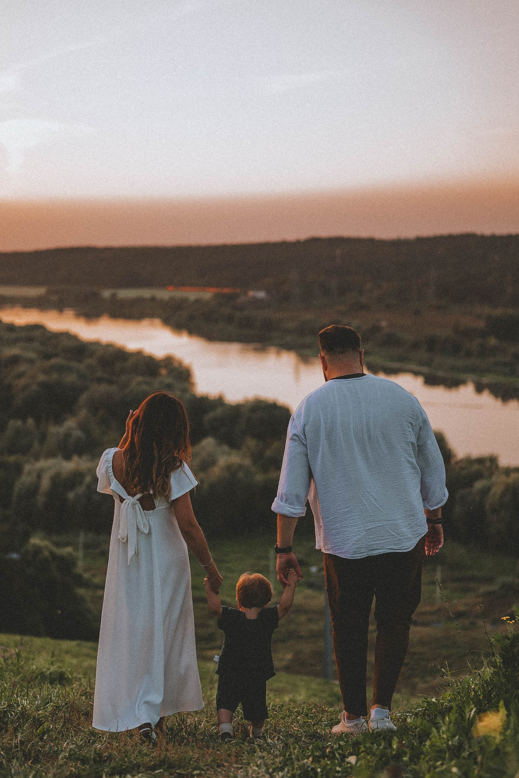 Лев с родителями на закате. Фотограф Кристина Пархоменко