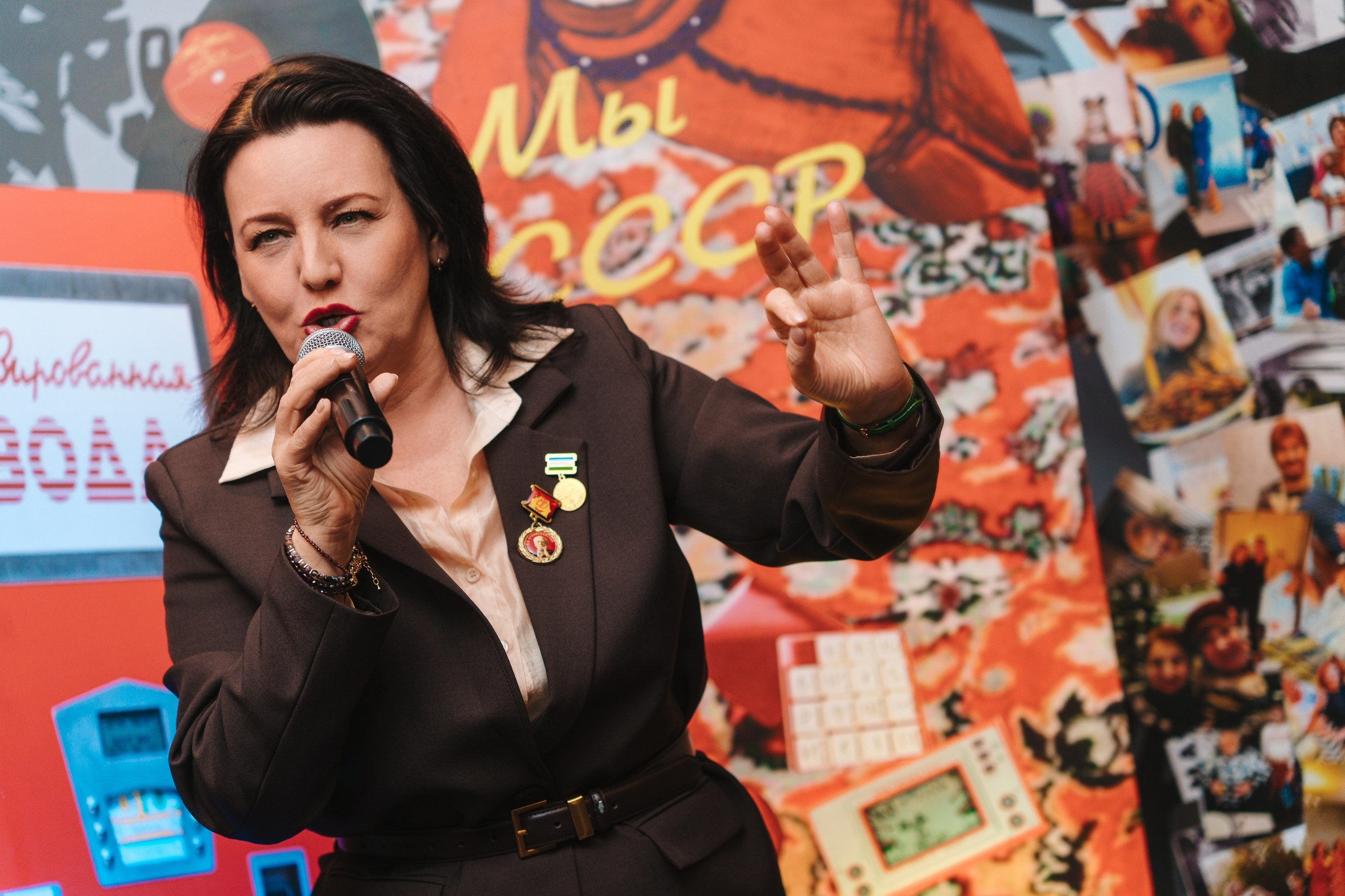 Юбилей в стиле СССР в ресторане «Маяковский» — репортажная фотосъёмка мероприятия в Уфе