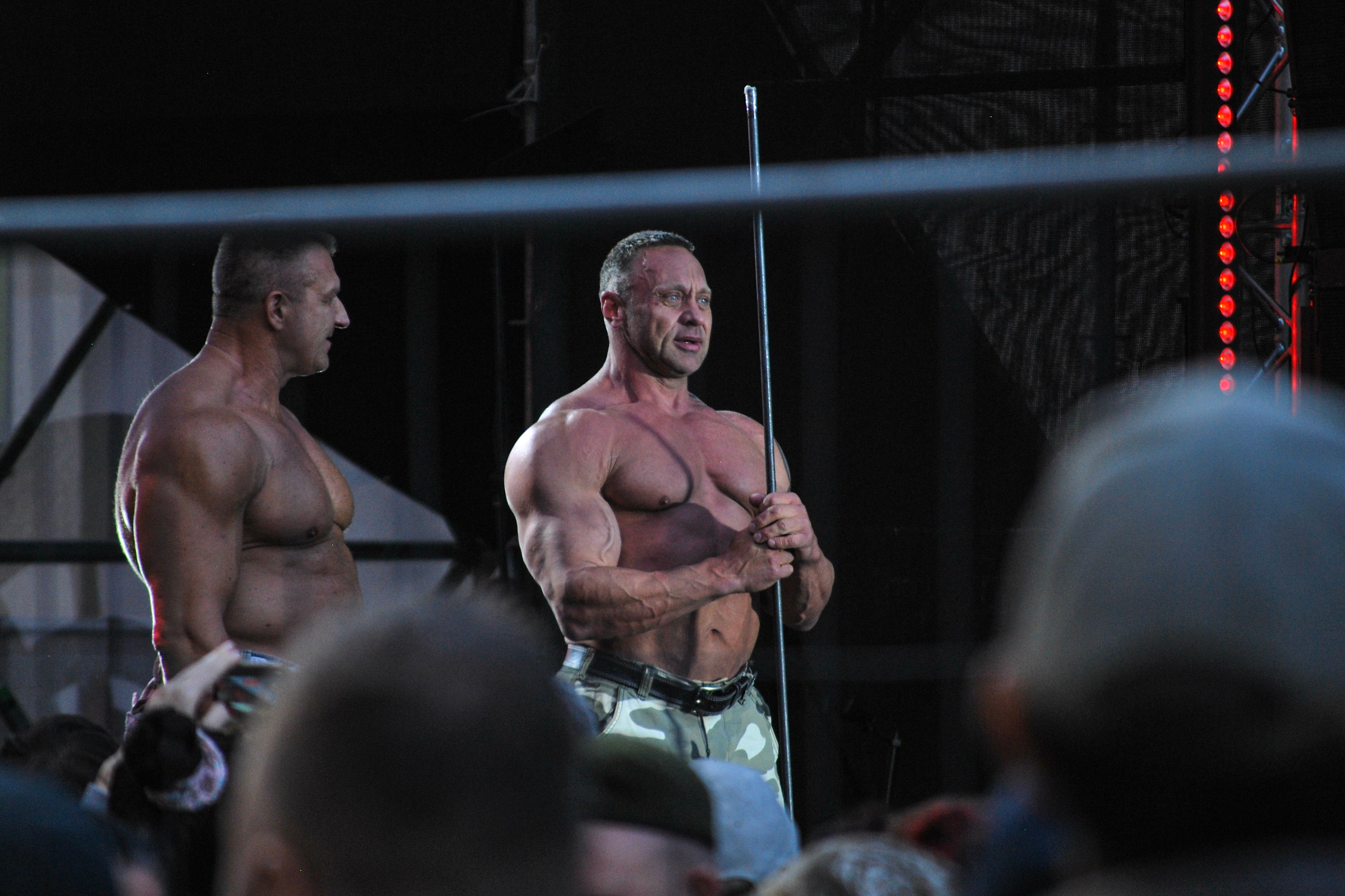 Шоу каскадеров. Костюмер, художник кино и телевидения в спб