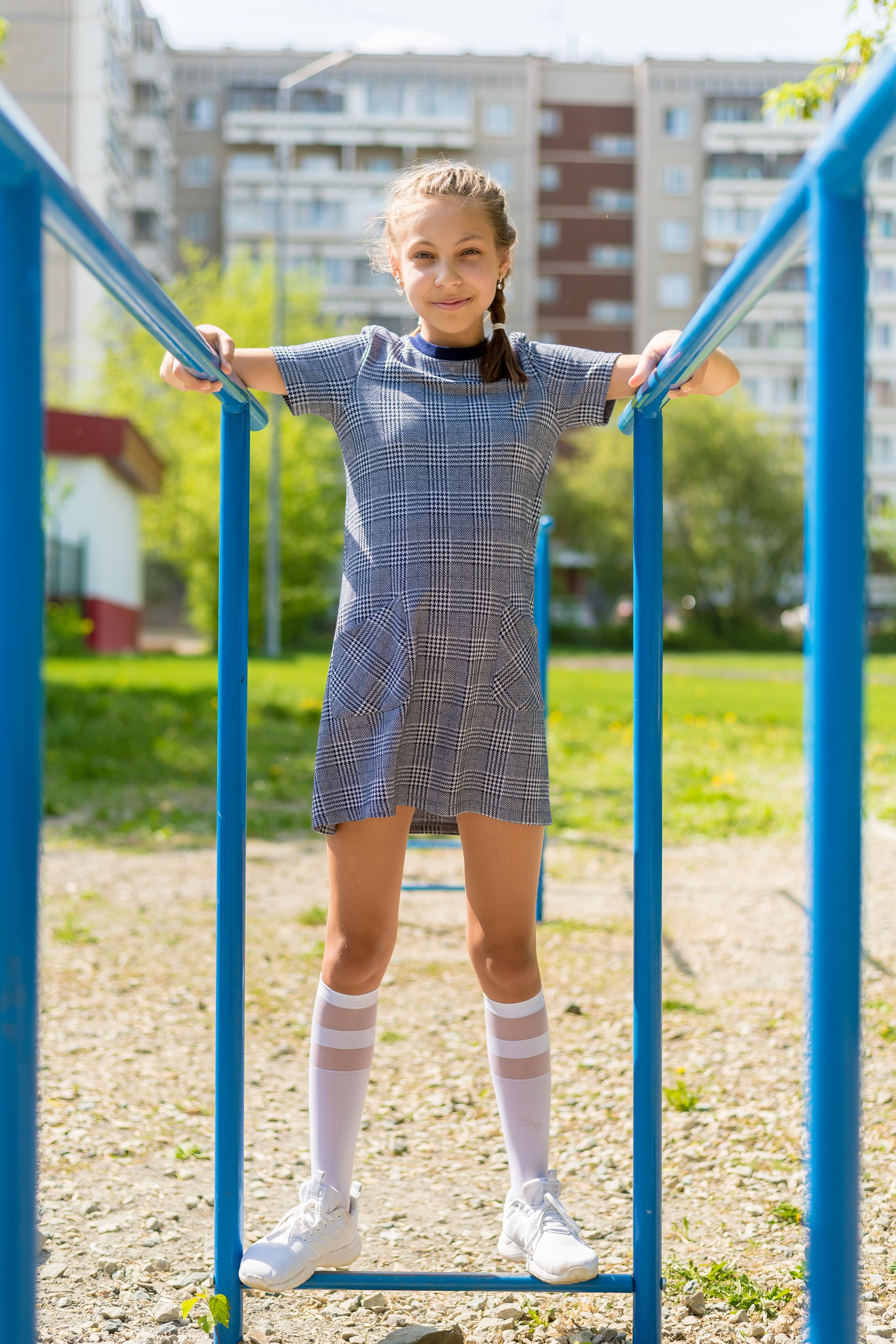 В школьном дворе, парке. Детский фотограф в Екатеринбурге и Берёзовском Евгений Кондаков