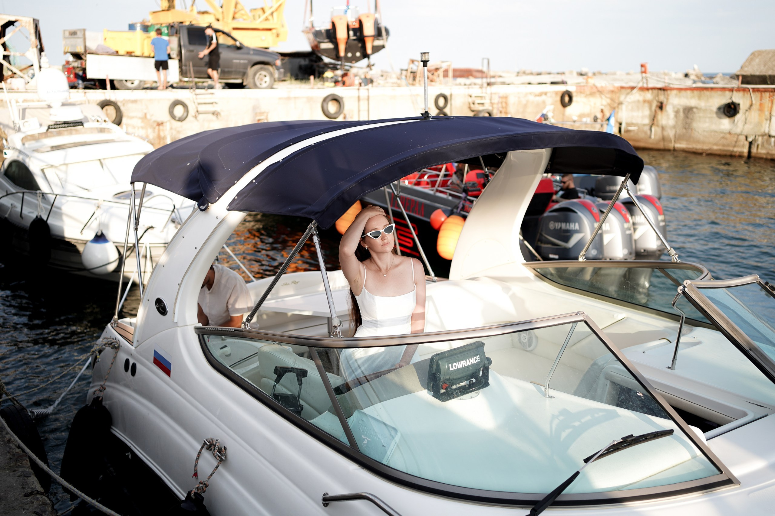 Свадебная фотосессия на катере в Крыму. Фотограф из Ростова-на-Дону Алёна Чёботова. Алексей и Анастасия. Свадебный фотограф в Ростове-на-Дону. Таинство Крещения и Венчания, семейные фотосессии. Алёна Чёботова