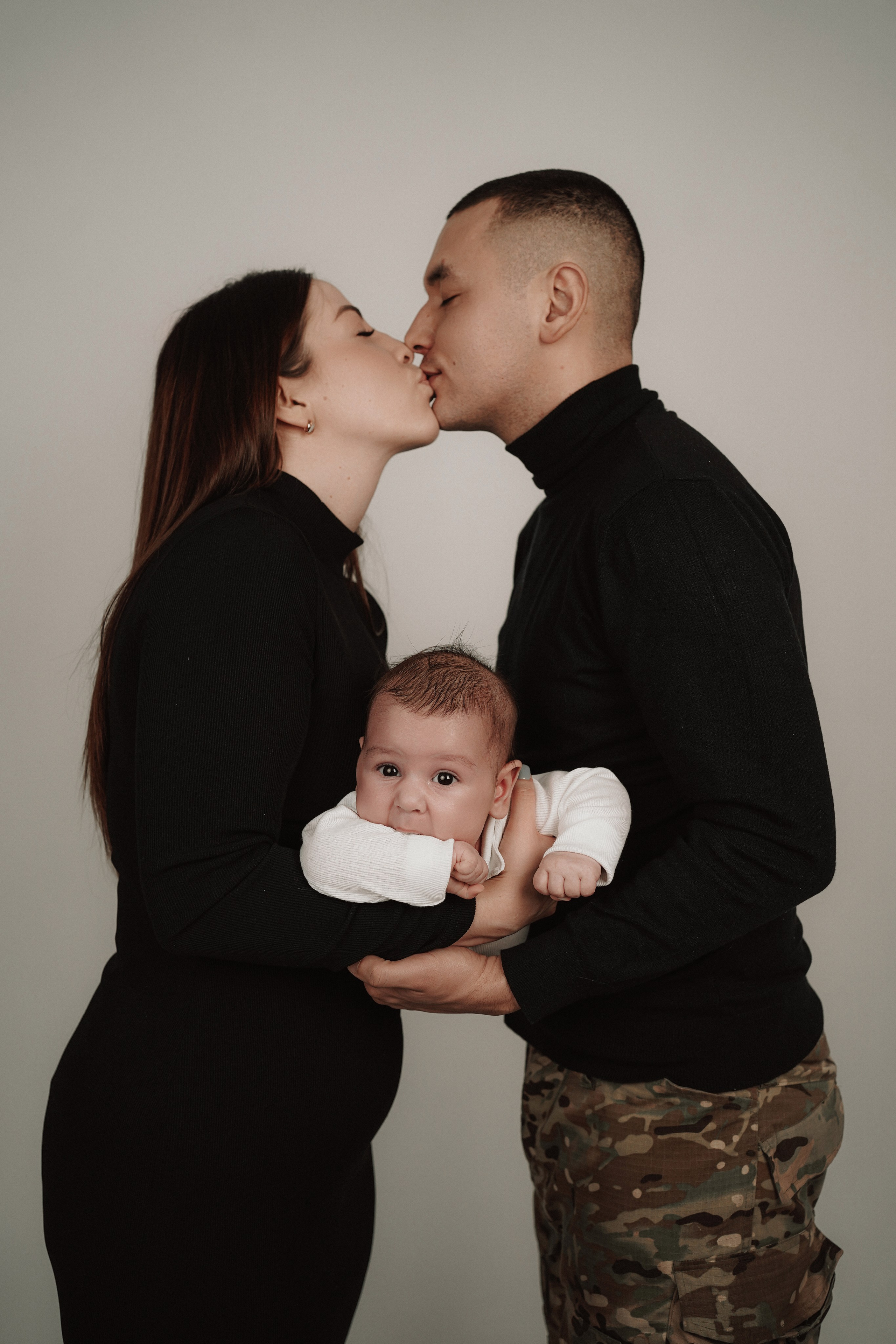 Фотосессия в фотостудии Новочеркасска «Рафинад». Свадебный фотограф в Ростове-на-Дону. Таинство Крещения и Венчания, семейные фотосессии. Алёна Чёботова