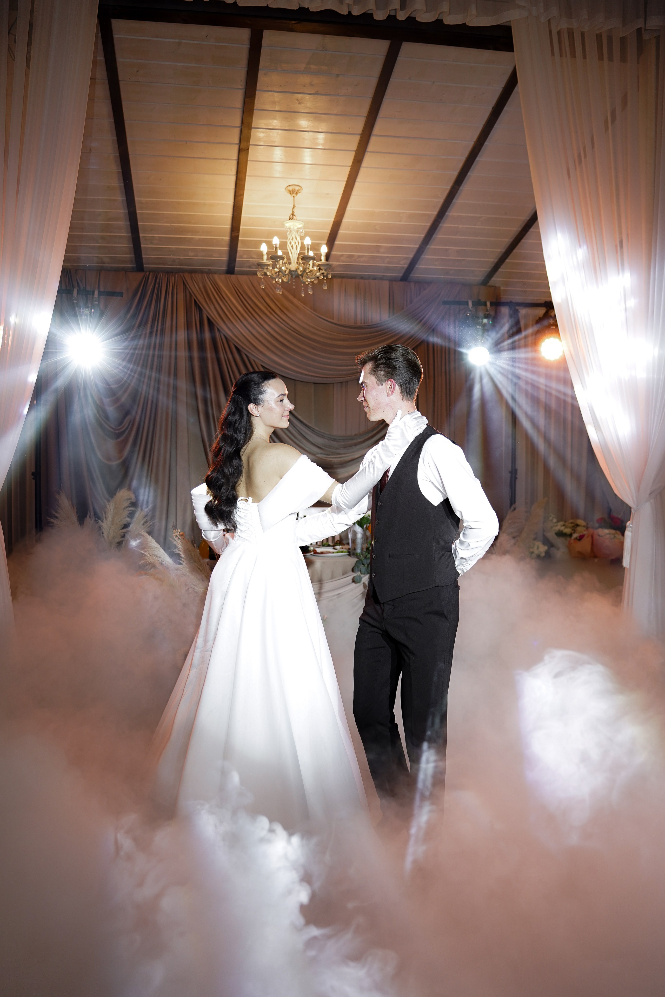 Свадебный банкет в беседке. Свадебный фотограф в Ростове-на-Дону. Таинство Крещения и Венчания, семейные фотосессии. Алёна Чёботова