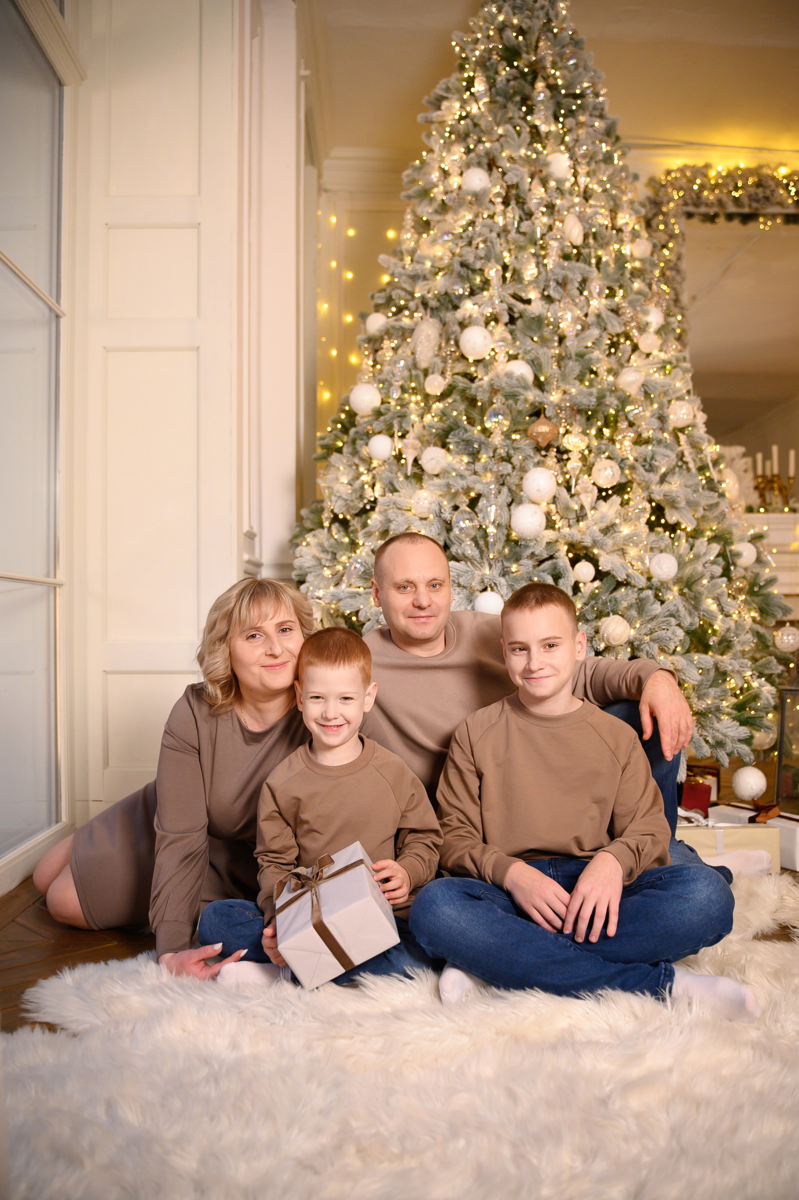 Новогодняя 2025-26 «Файн-Арт. Фотограф новорожденных, семейный детский в Тюмени Татьяна Морозова