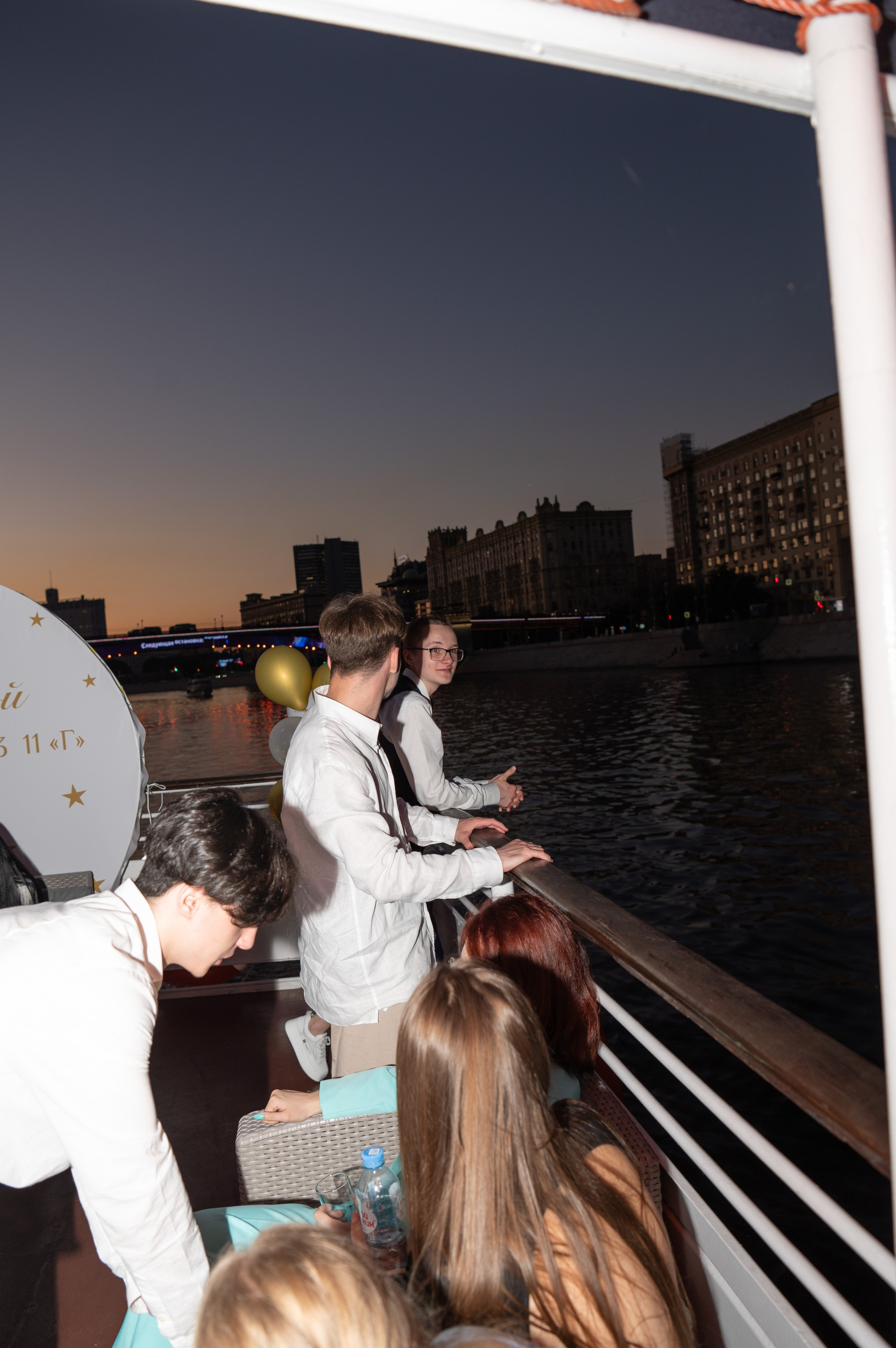 Выпускной вечер 11 класс на теплоходе. Детский и семейный фотограф г. Москва Оксана Катаджи