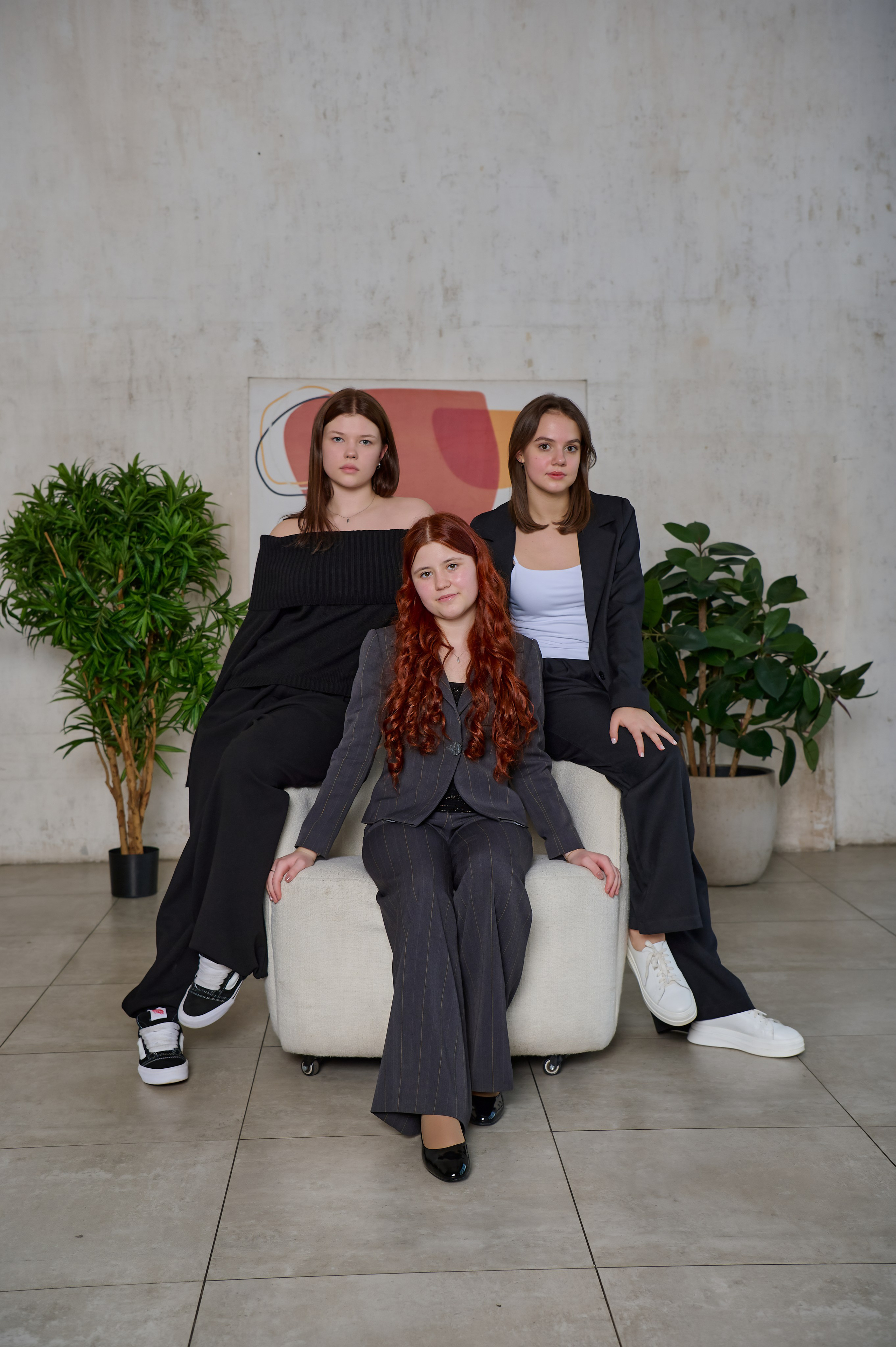 Пример фото выпускников в студии. Детский и семейный фотограф г. Москва Оксана Катаджи