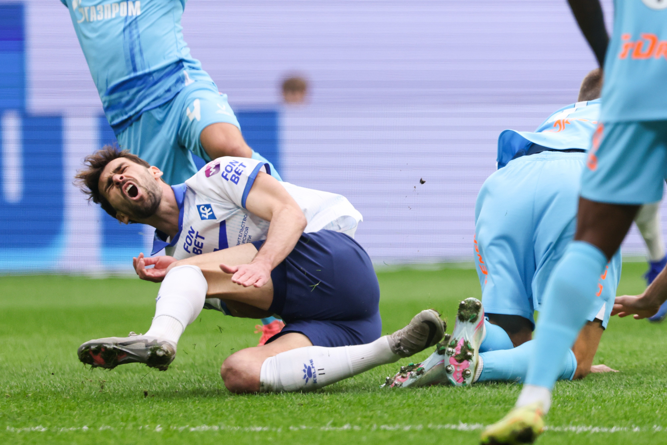 ФК «Зенит» — ФК «Крылья советов». Спортивный и репортажный фотограф Антон Тереханов
