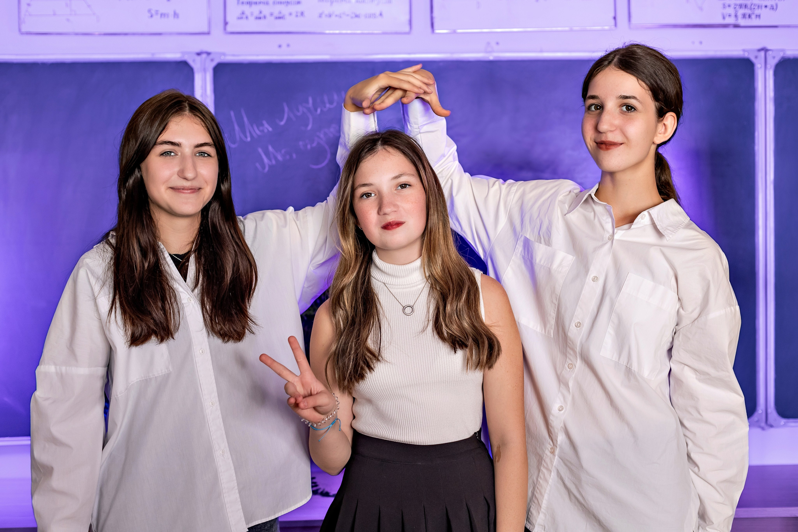 Галерея съемок в школе. Фотограф и видеограф Москва. Свадебный фотограф, видеограф. Выпускные альбомы. Оживающие альбомы