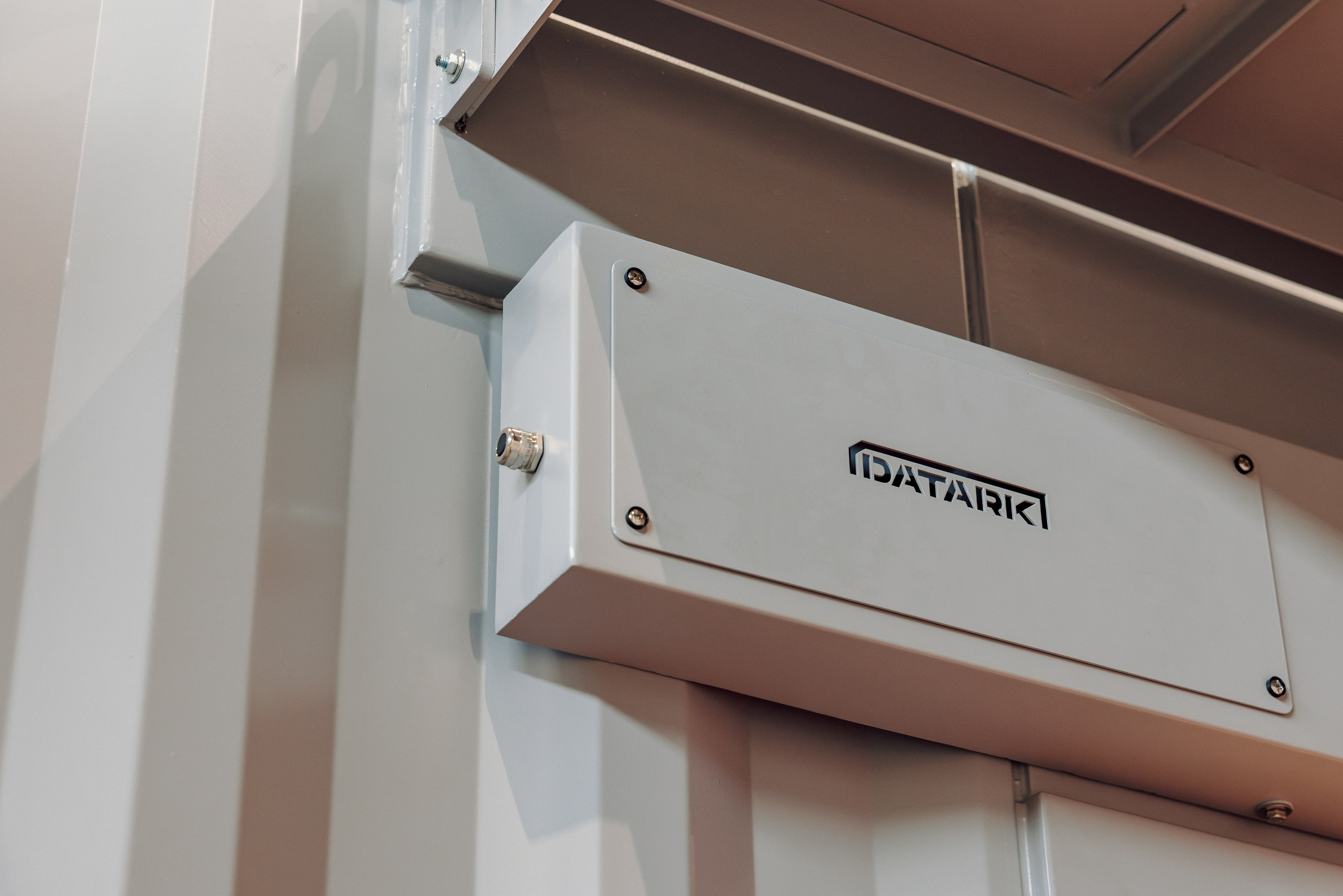 Datark — Производство в Большом Истоке. Фотограф Лёшка Варзегов