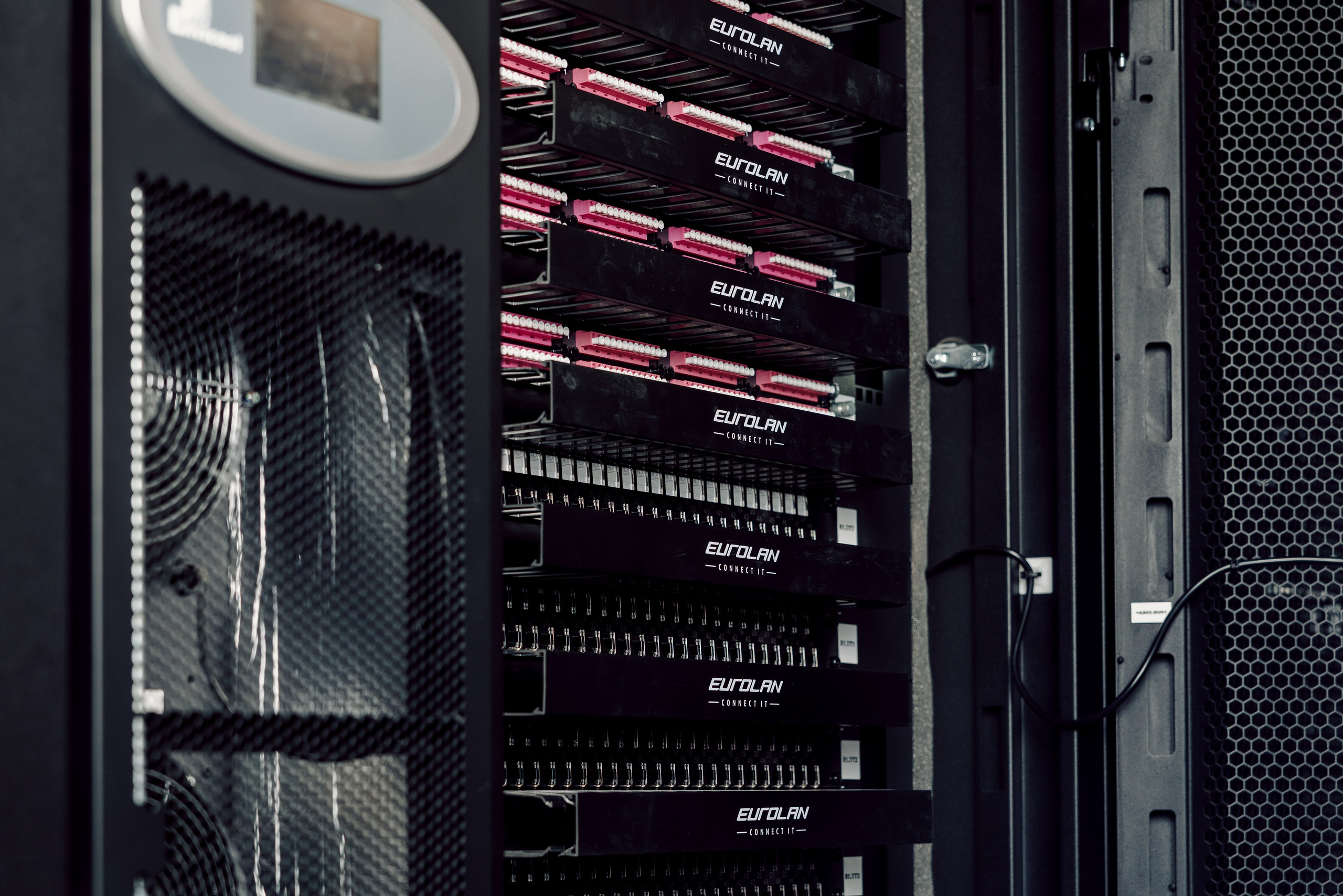 Datark — Производство в Большом Истоке. Фотограф Лёшка Варзегов