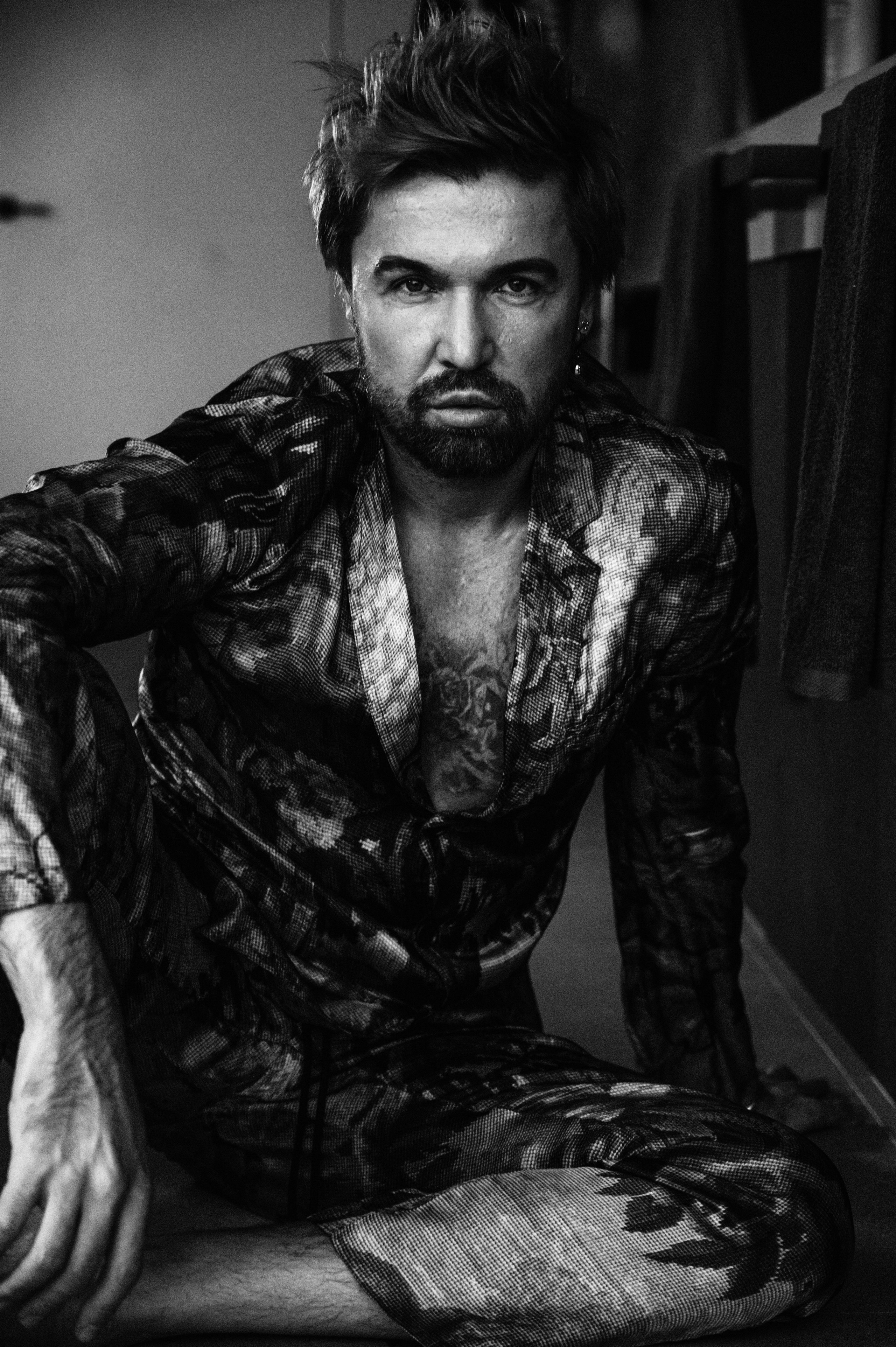 Максим. Профессиональный фотограф беременности в СПБ. Стильные фотосессии беременности в стиле минимализм и классическая фотография